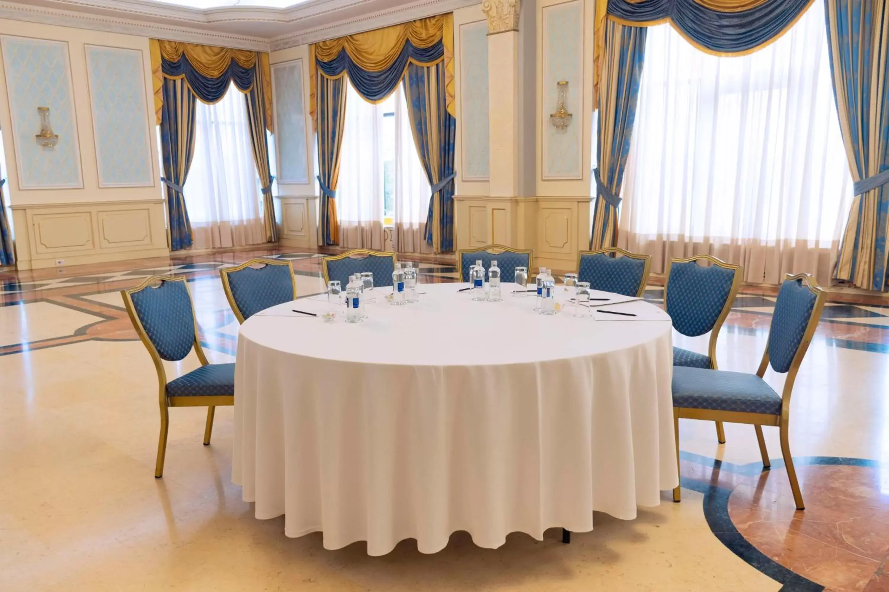 Meeting/conference room, Restaurant/Places to Eat in Radisson Hotel Astana