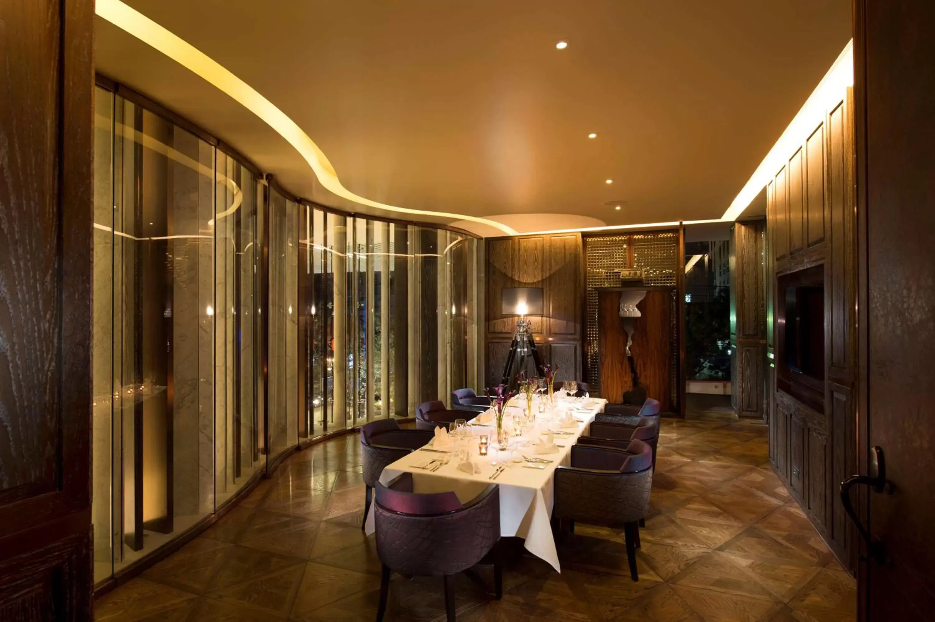 Meeting/conference room, Restaurant/Places to Eat in Hilton Sukhumvit Bangkok