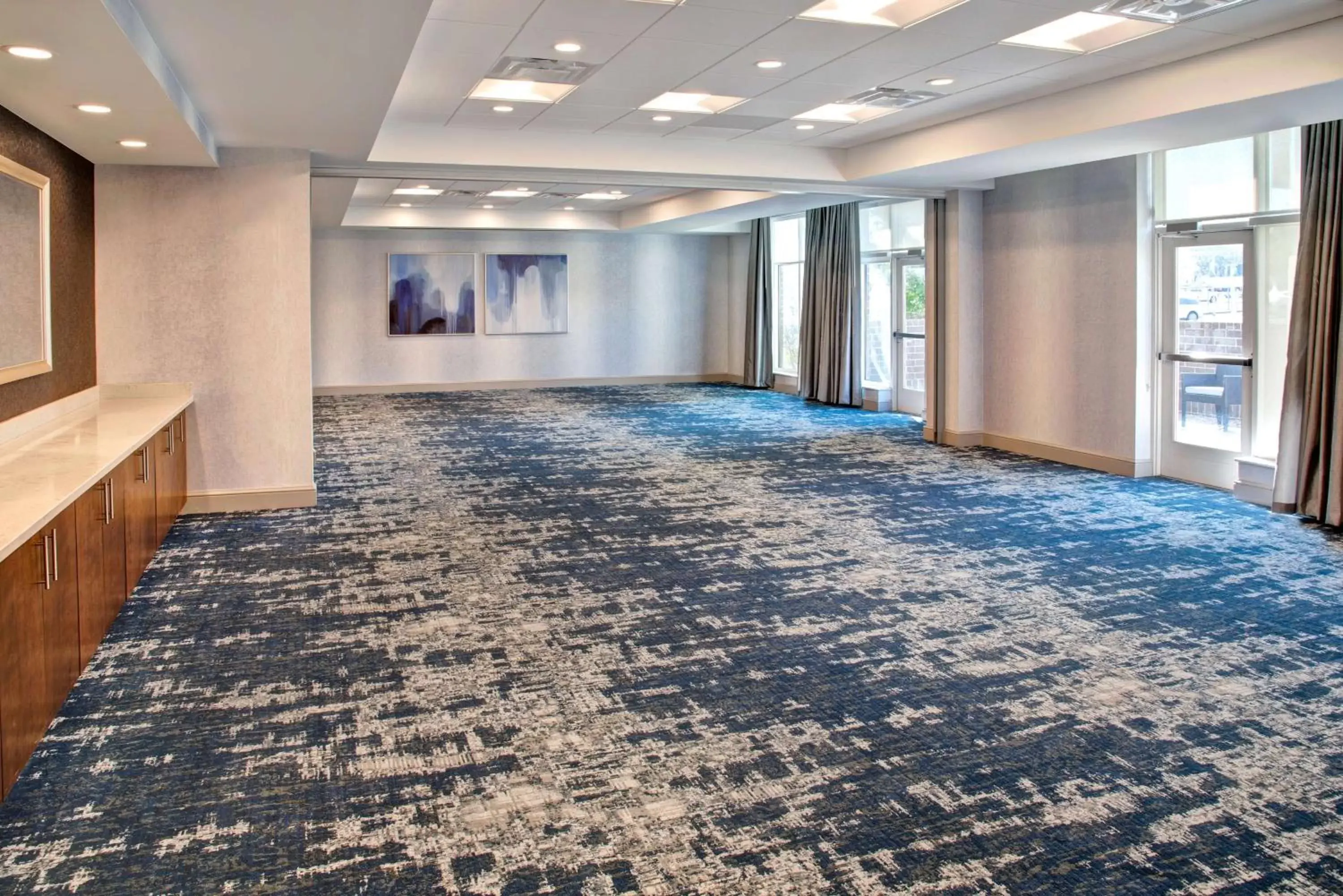 Meeting/conference room, Swimming Pool in Hilton Garden Inn Kansas City/Kansas