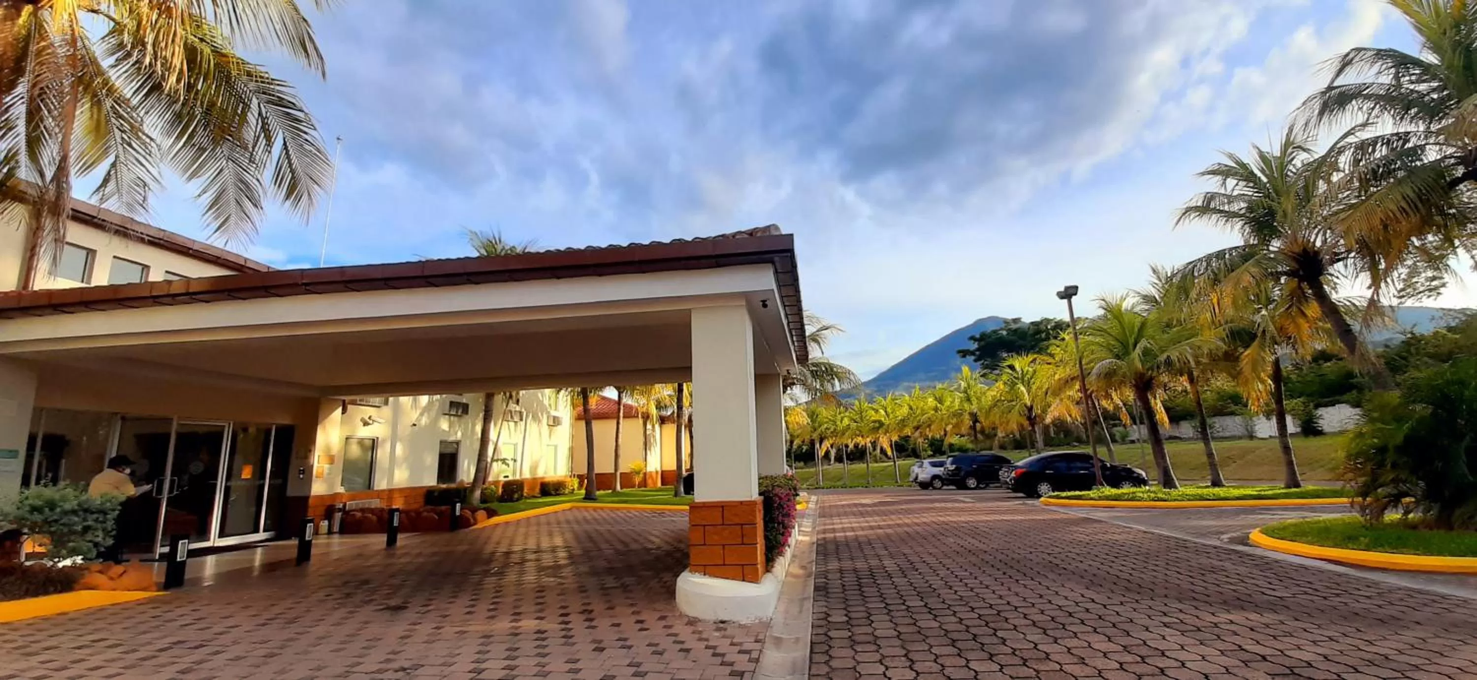 Facade/entrance in Comfort Inn Real La Union