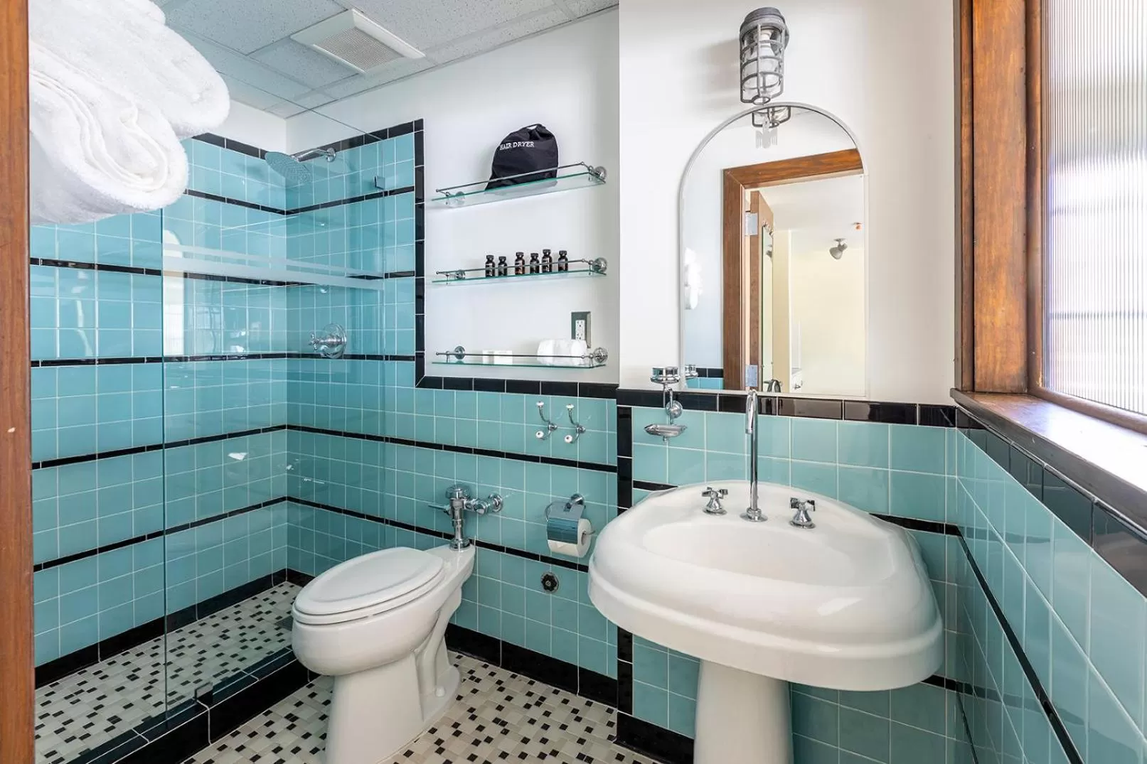 Bathroom in Pelican Hotel