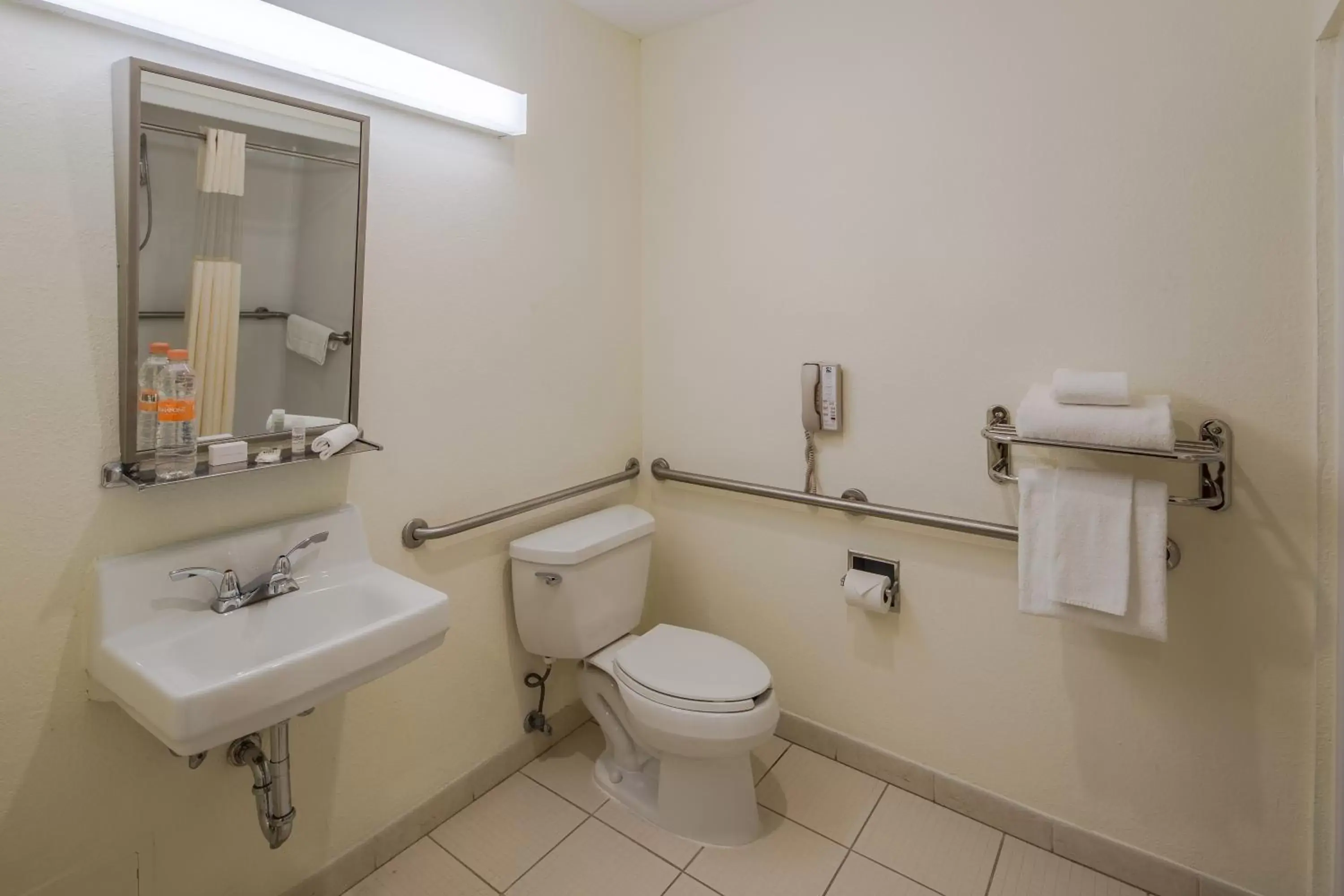 Bathroom in Microtel Inn & Suites by Wyndham Culiacán