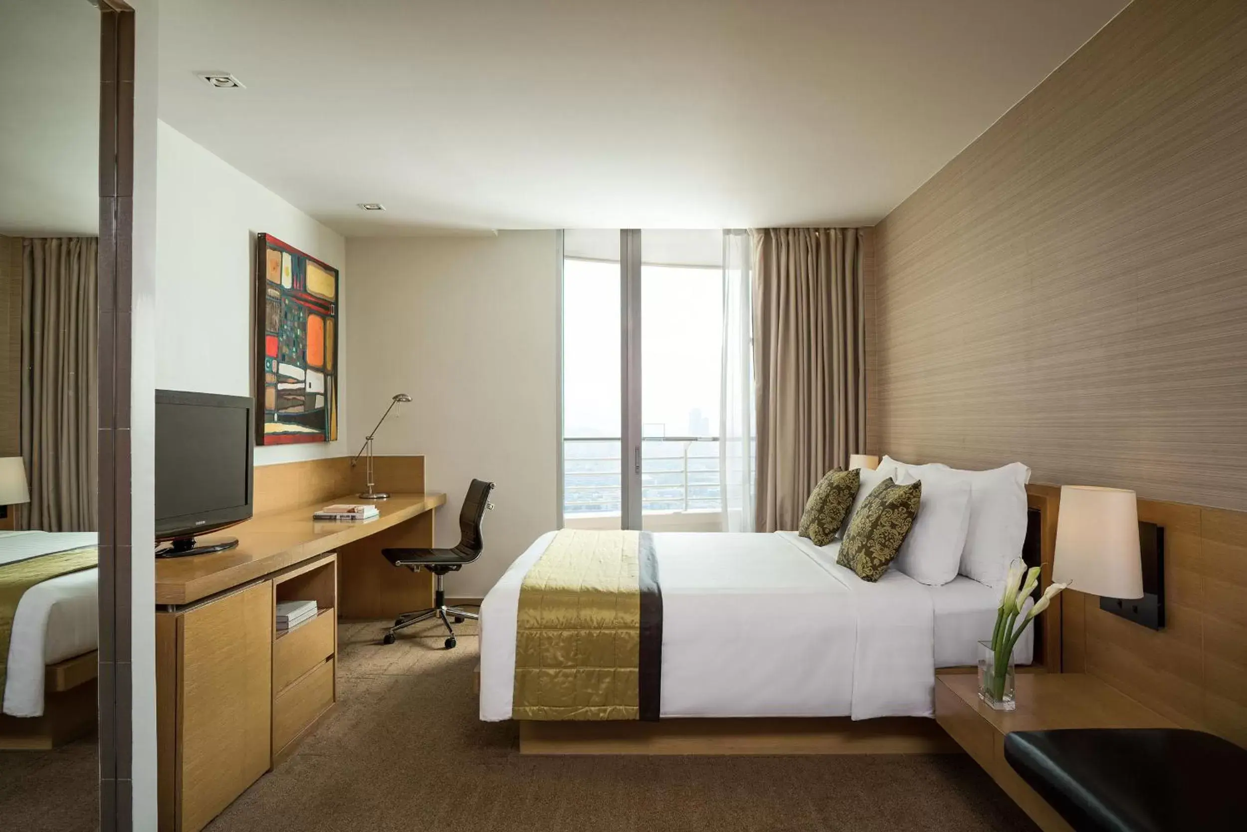 Skyline Premier Room High Floor in JC KEVIN SATHORN BANGKOK HOTEL (SHA Plus)