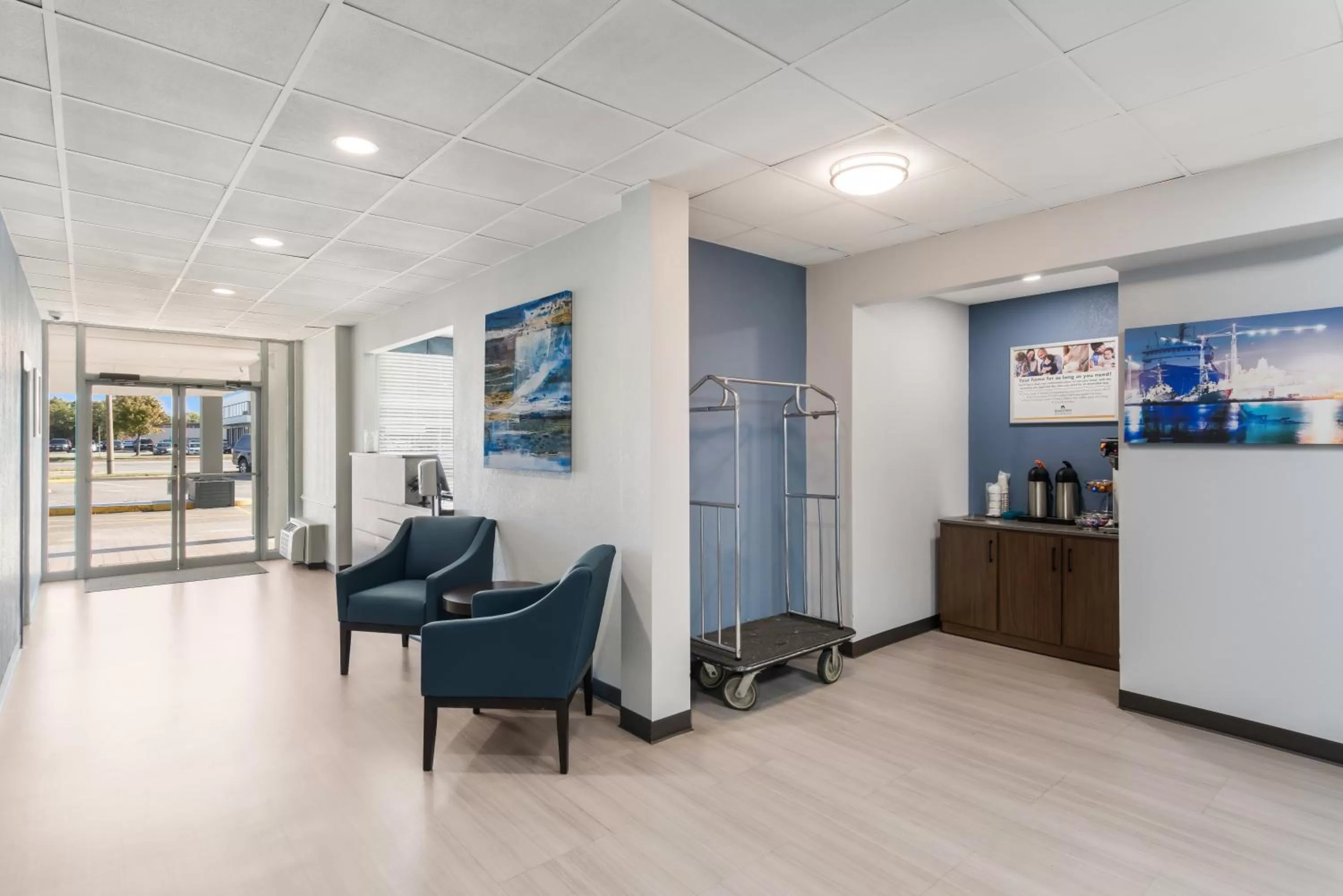 Lobby or reception in HomeTowne Studios by Red Roof Newport News - Hampton West