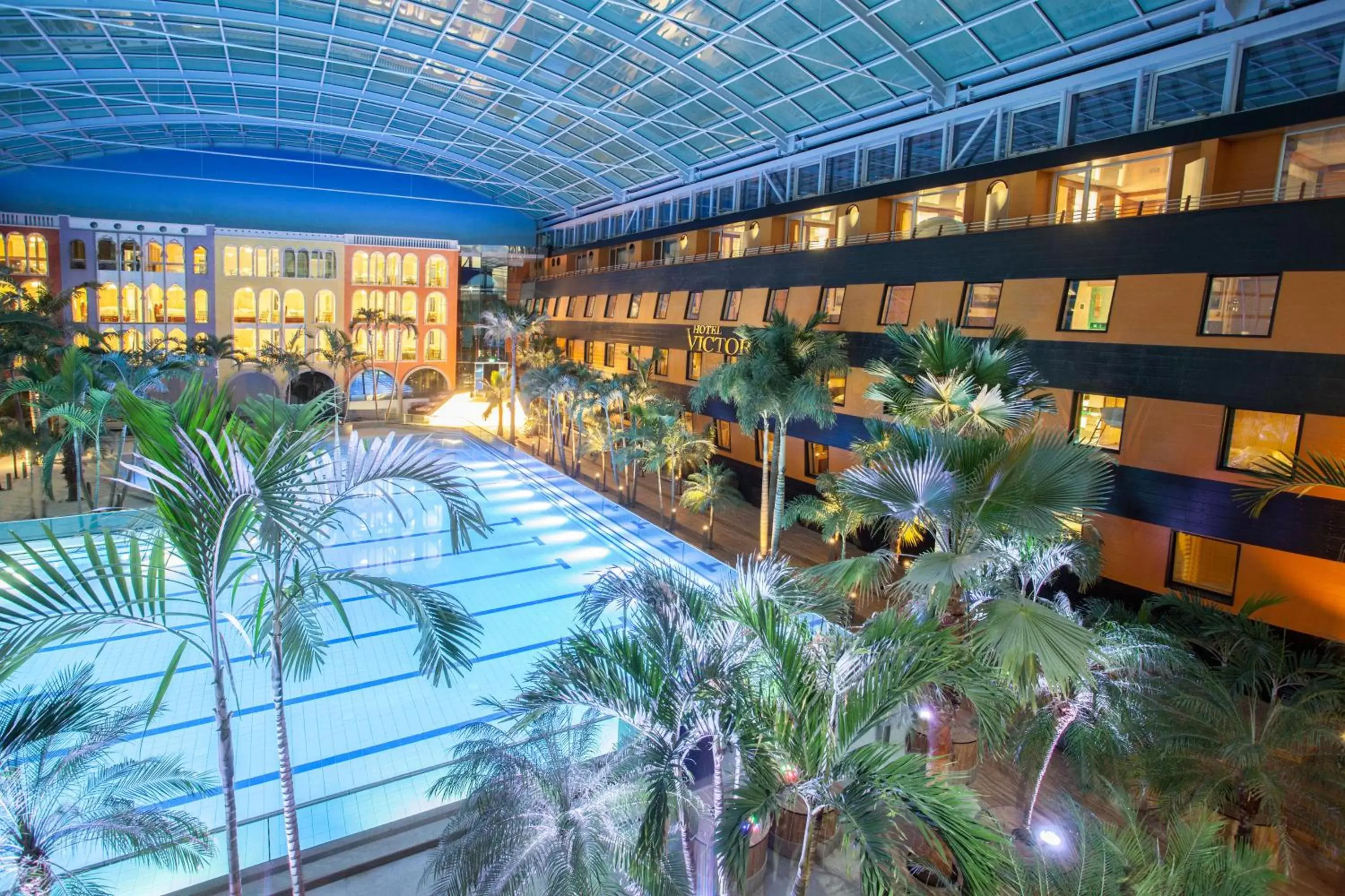 Facade/entrance, Pool View in Hotel Victory Therme Erding