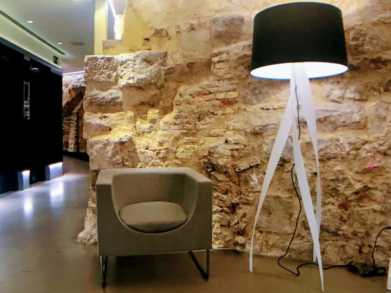 Lobby or reception in Hotel Pompaelo Plaza del Ayuntamiento & Spa