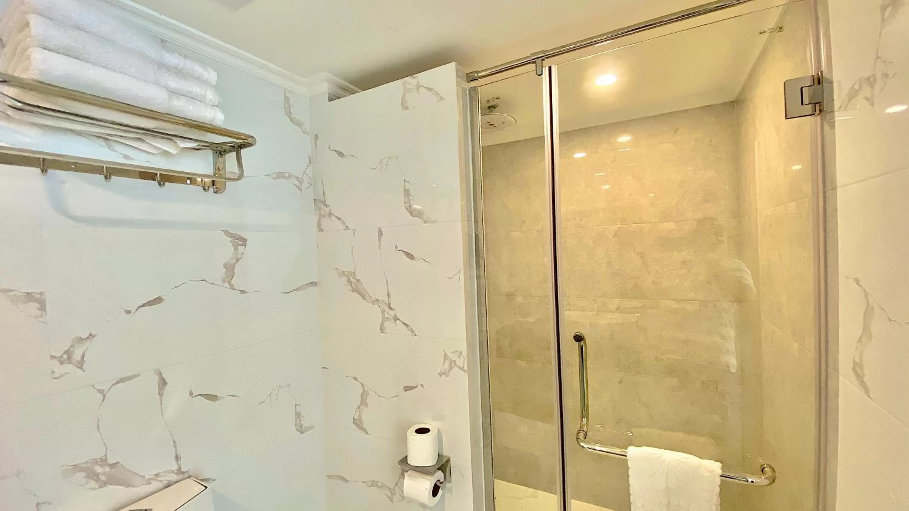 Shower in Kaani Palm Beach
