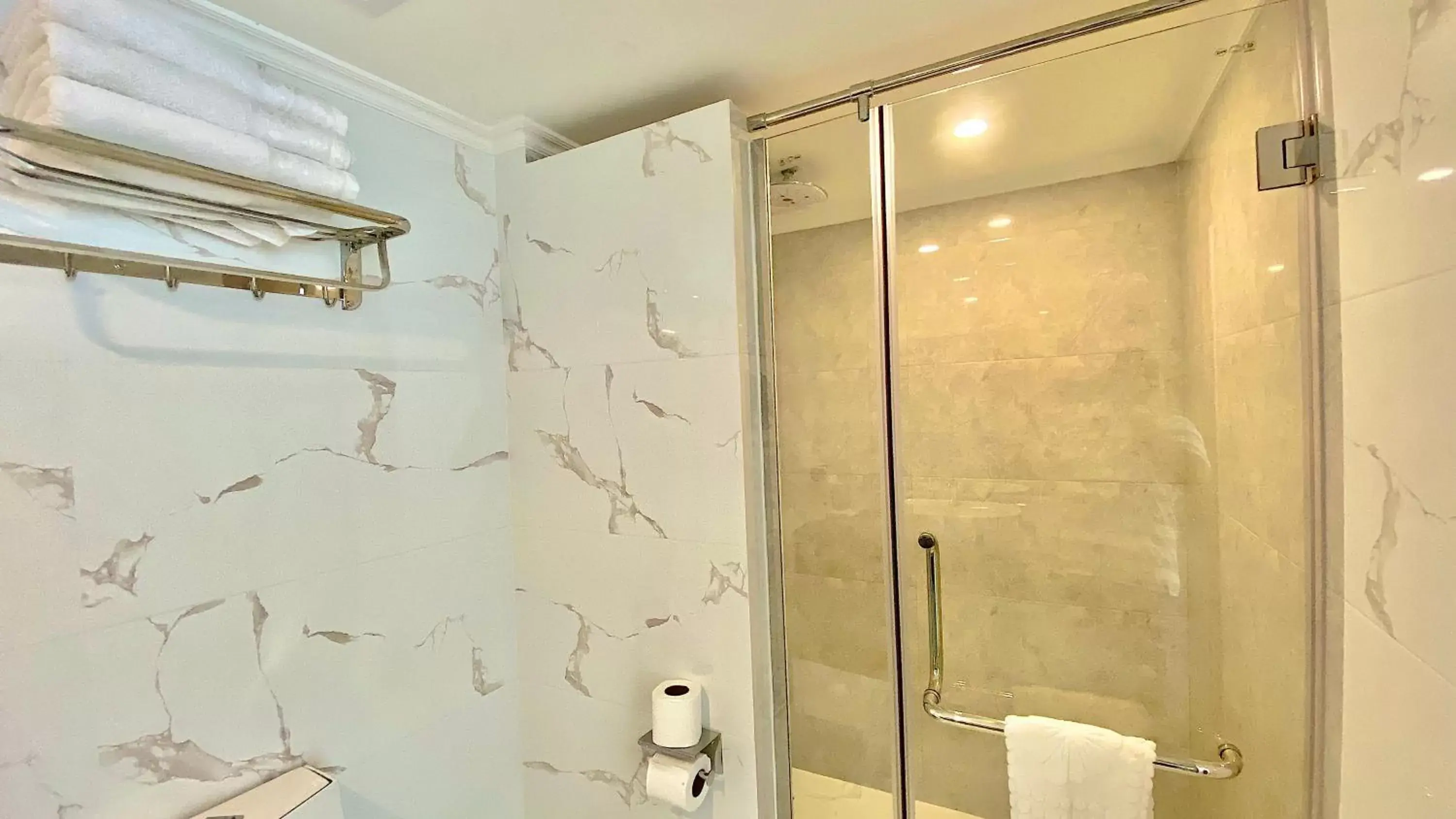 Shower, Bathroom in Kaani Palm Beach