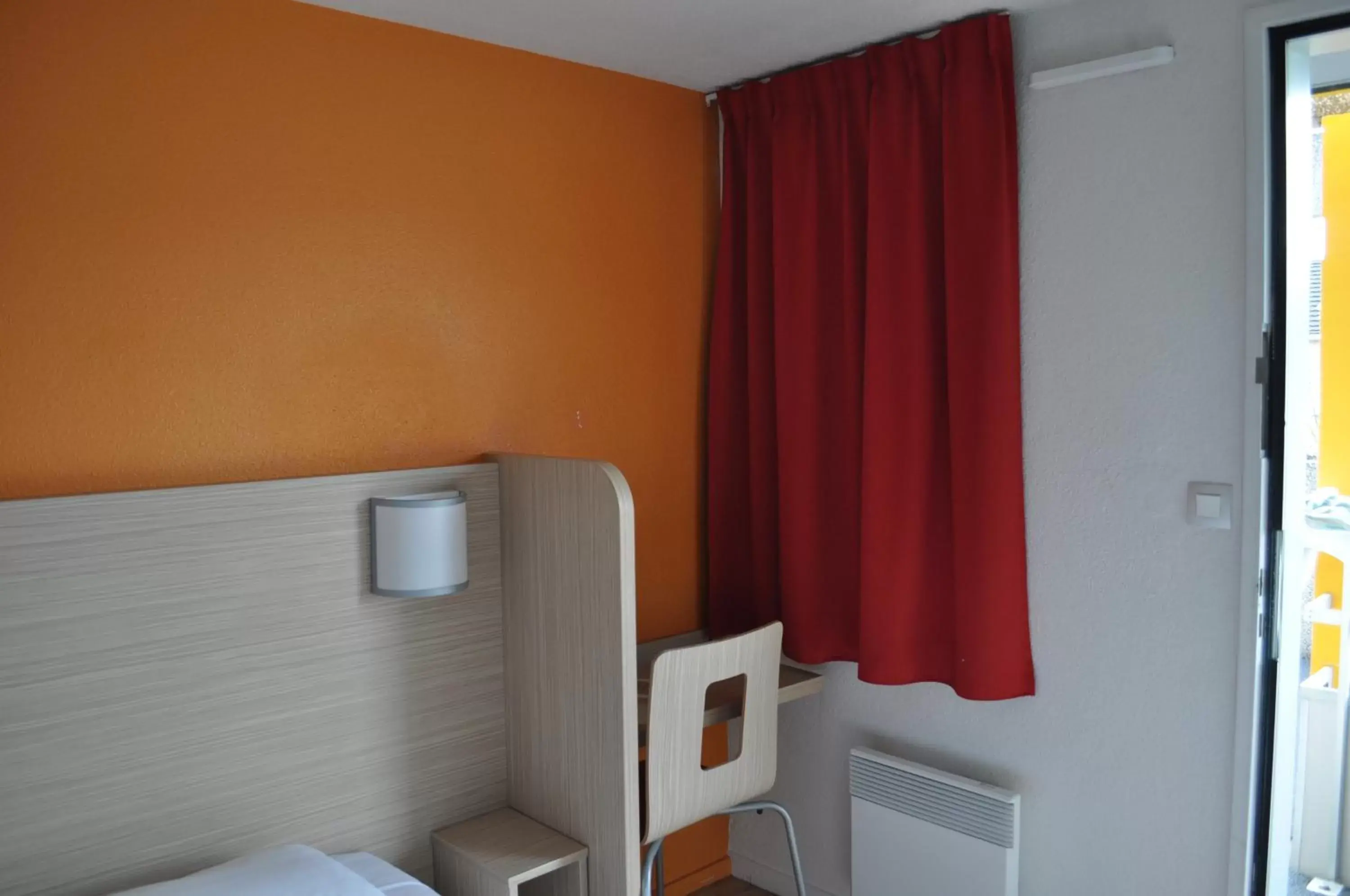 Bedroom, Bed in Première Classe Clermont-Ferrand Aubière