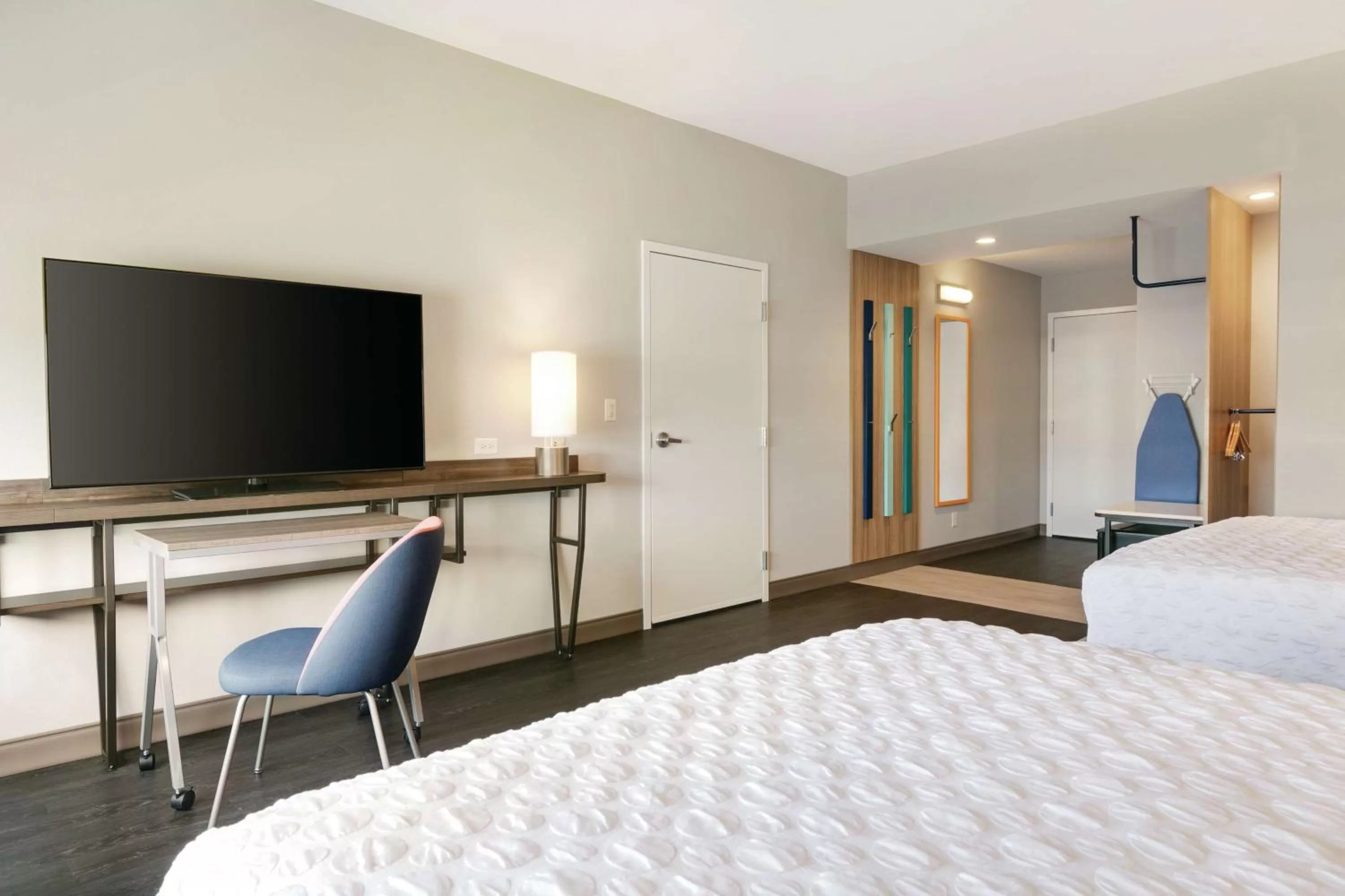Bedroom, Bed in Tru By Hilton Williamsville Buffalo Airport