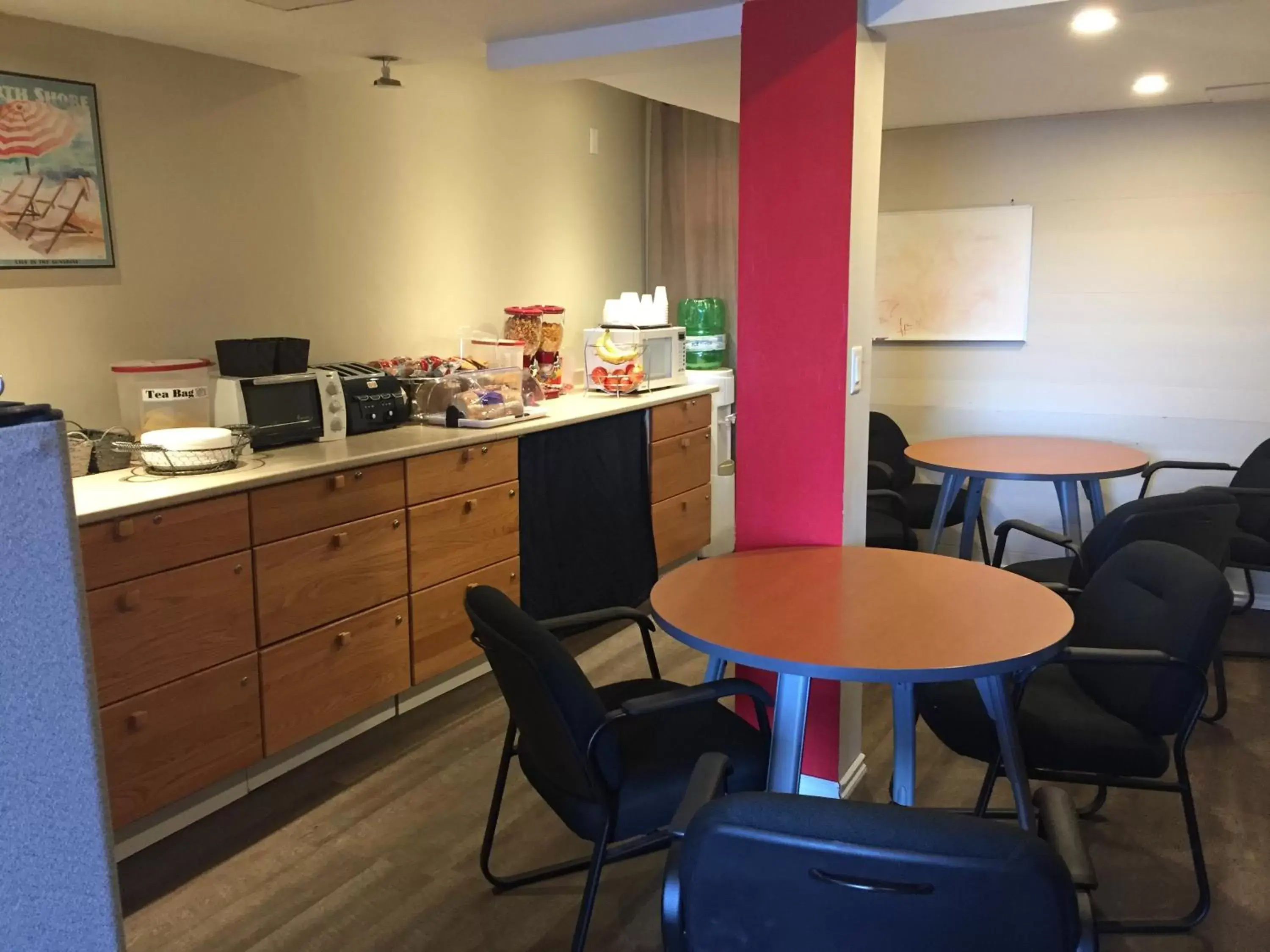 Breakfast, Restaurant/Places to Eat in Red Deer Inn & Suites