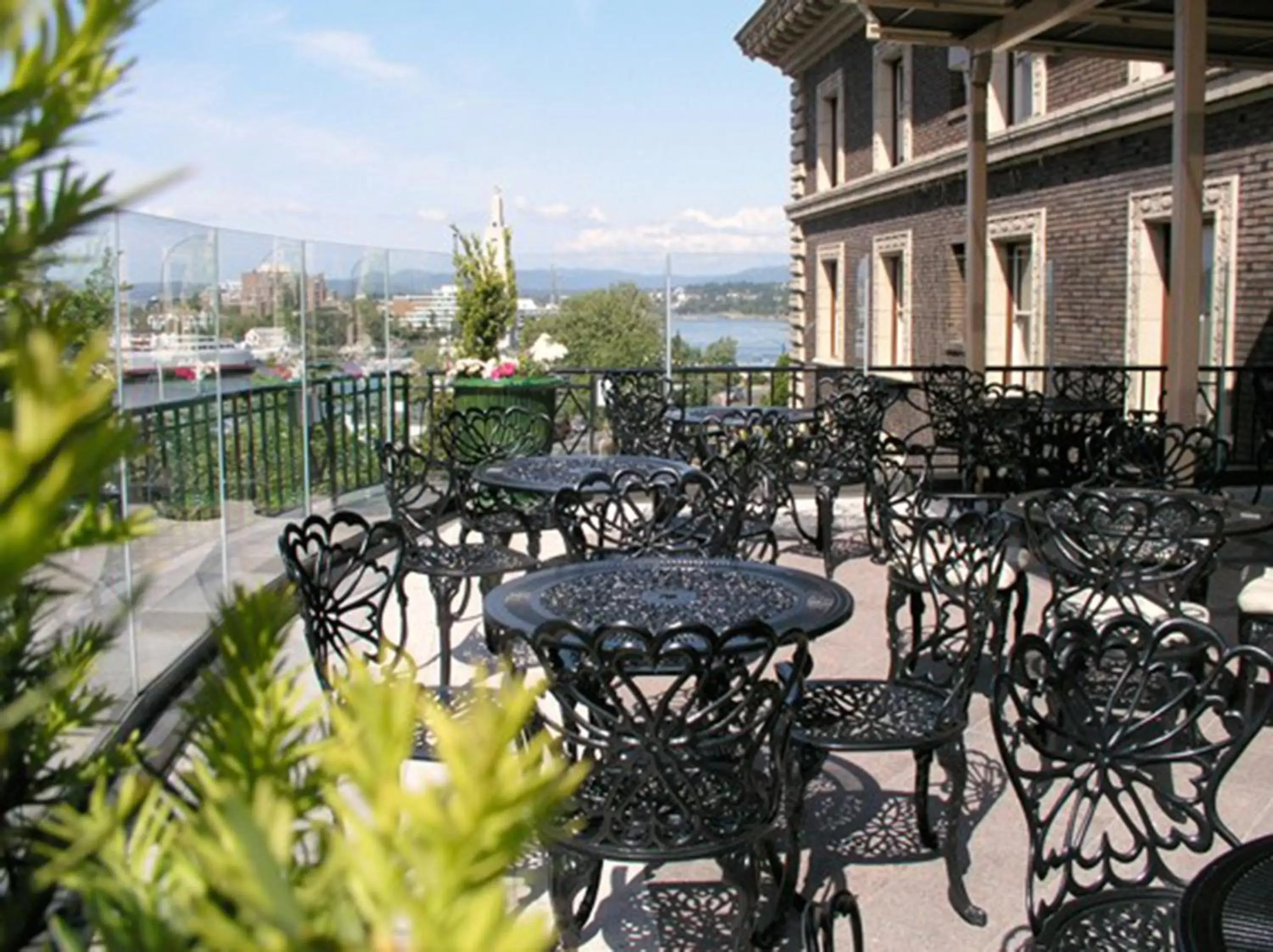 Patio in The Inn at the Union Club of British Columbia