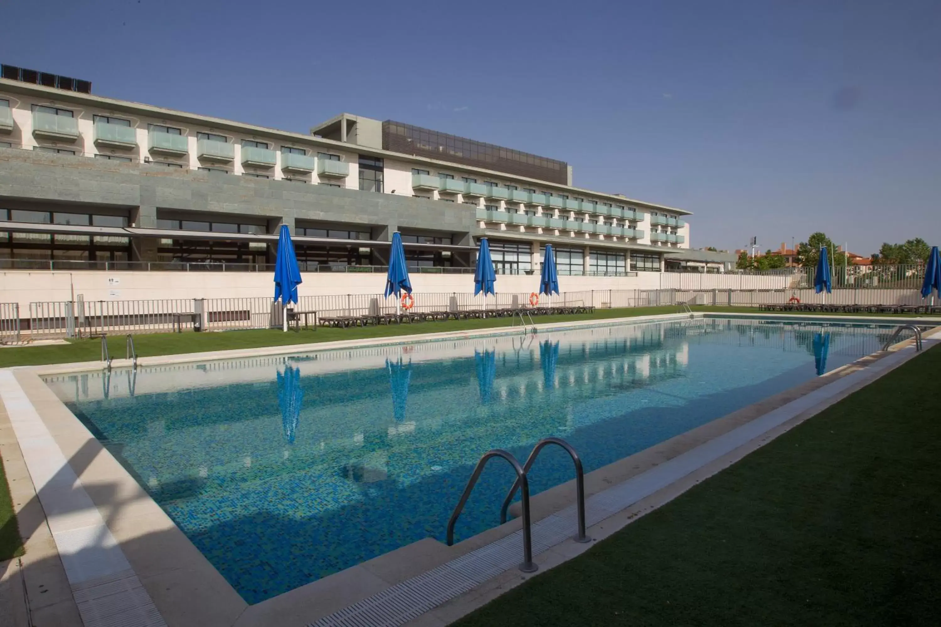 Swimming pool, Property Building in Occidental Aranjuez