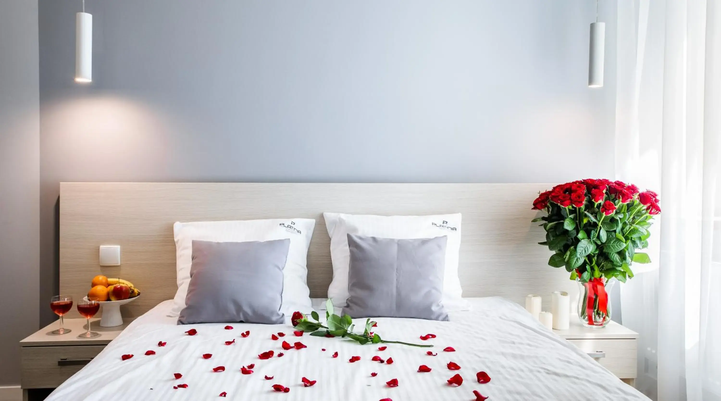 Photo of the whole room, Bed in Apartamenty Platinia - komfortowe noclegi Kraków Stare Miasto Photo of the whole room, Bed in Apartamenty Platinia - komfortowe noclegi Kraków Stare Miasto