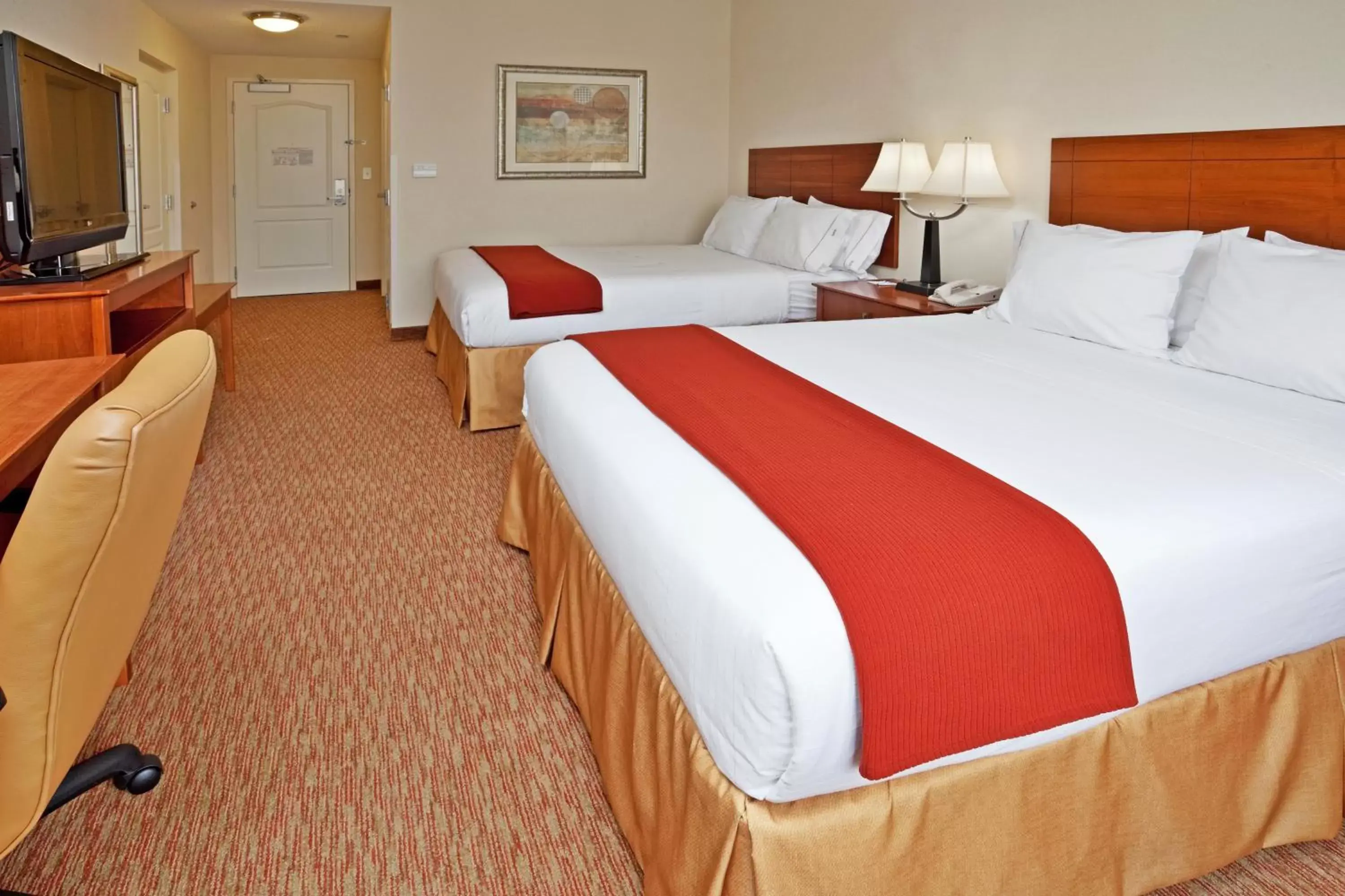 Photo of the whole room, Bed in Holiday Inn Express Hotel & Suites Greensboro - Airport Area, an IHG Hotel