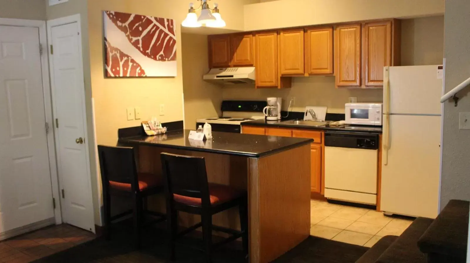 Kitchen/Kitchenette in Hawthorn Suites Wichita East