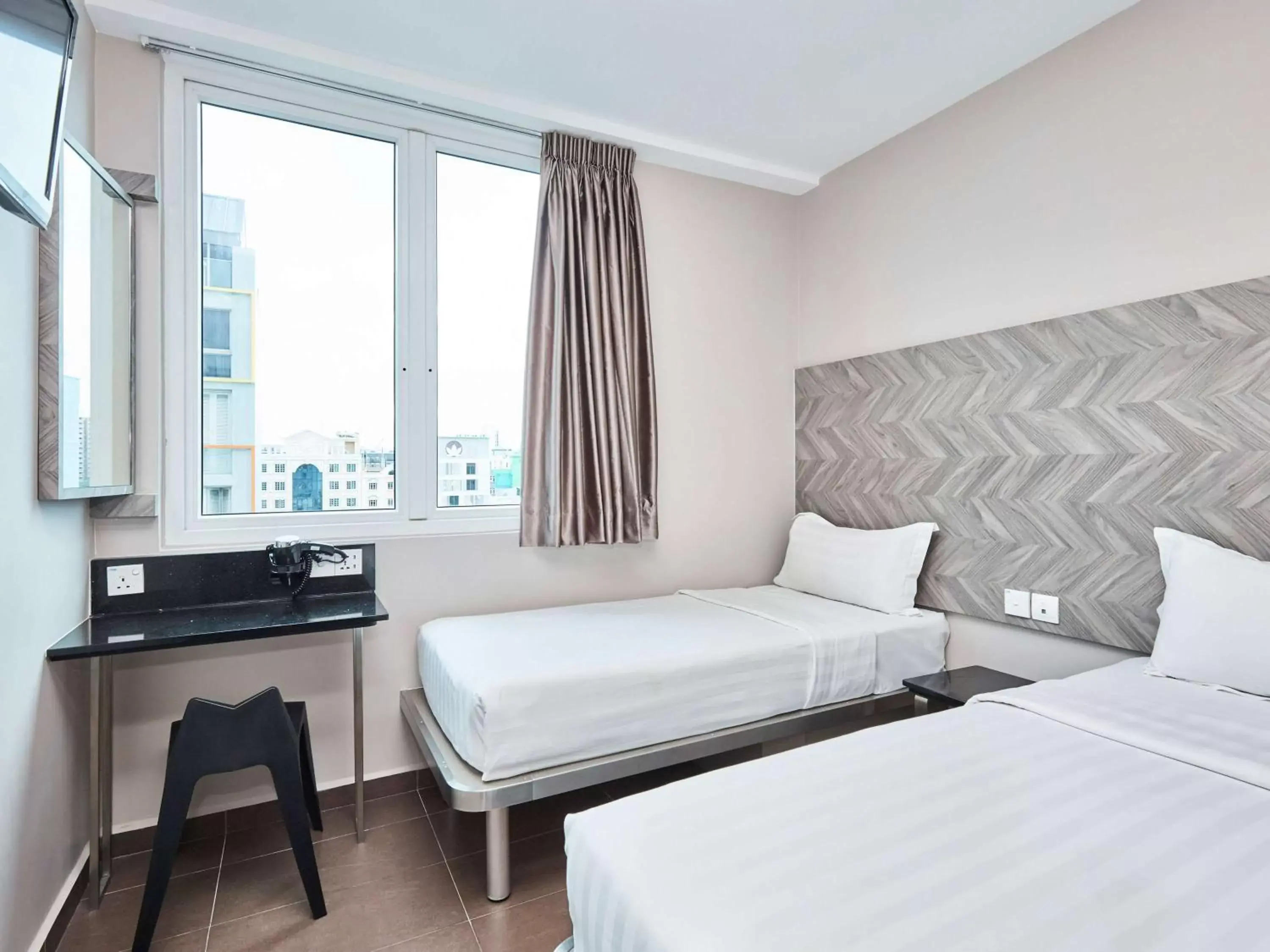 Bedroom, Bed in ibis budget Singapore Ruby