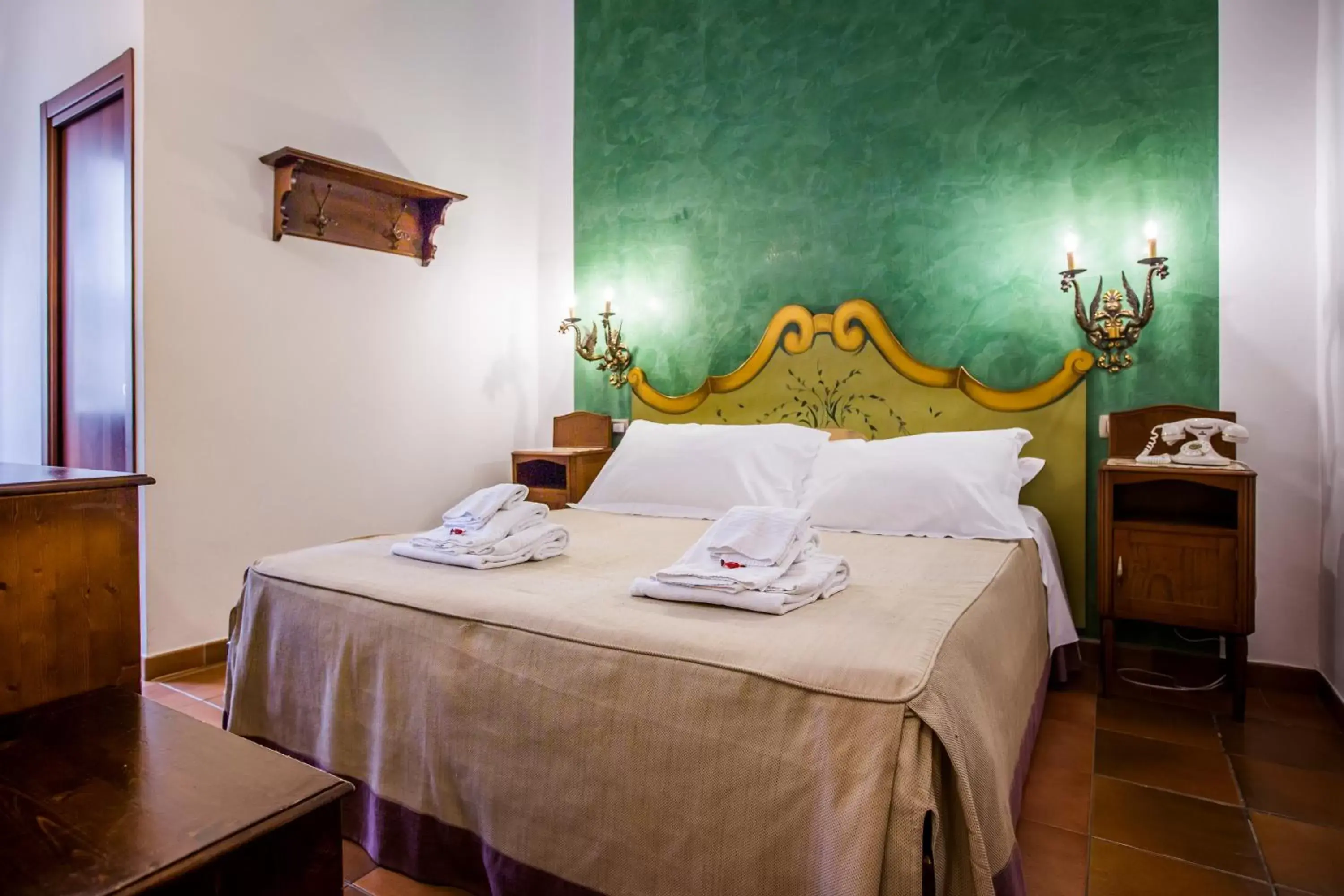 Double Room with Balcony in Palazzo Giunta - Porta Marina Ortigia Double Room with Balcony in Palazzo Giunta - Porta Marina Ortigia