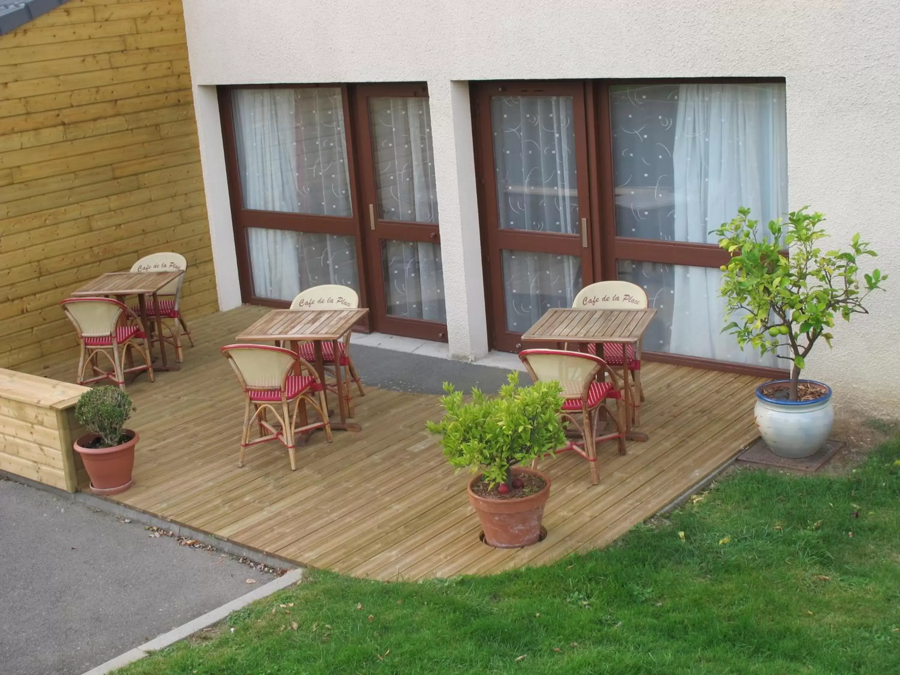 Patio, Patio/Outdoor Area in Logis Hôtel-Restaurant Les Loges