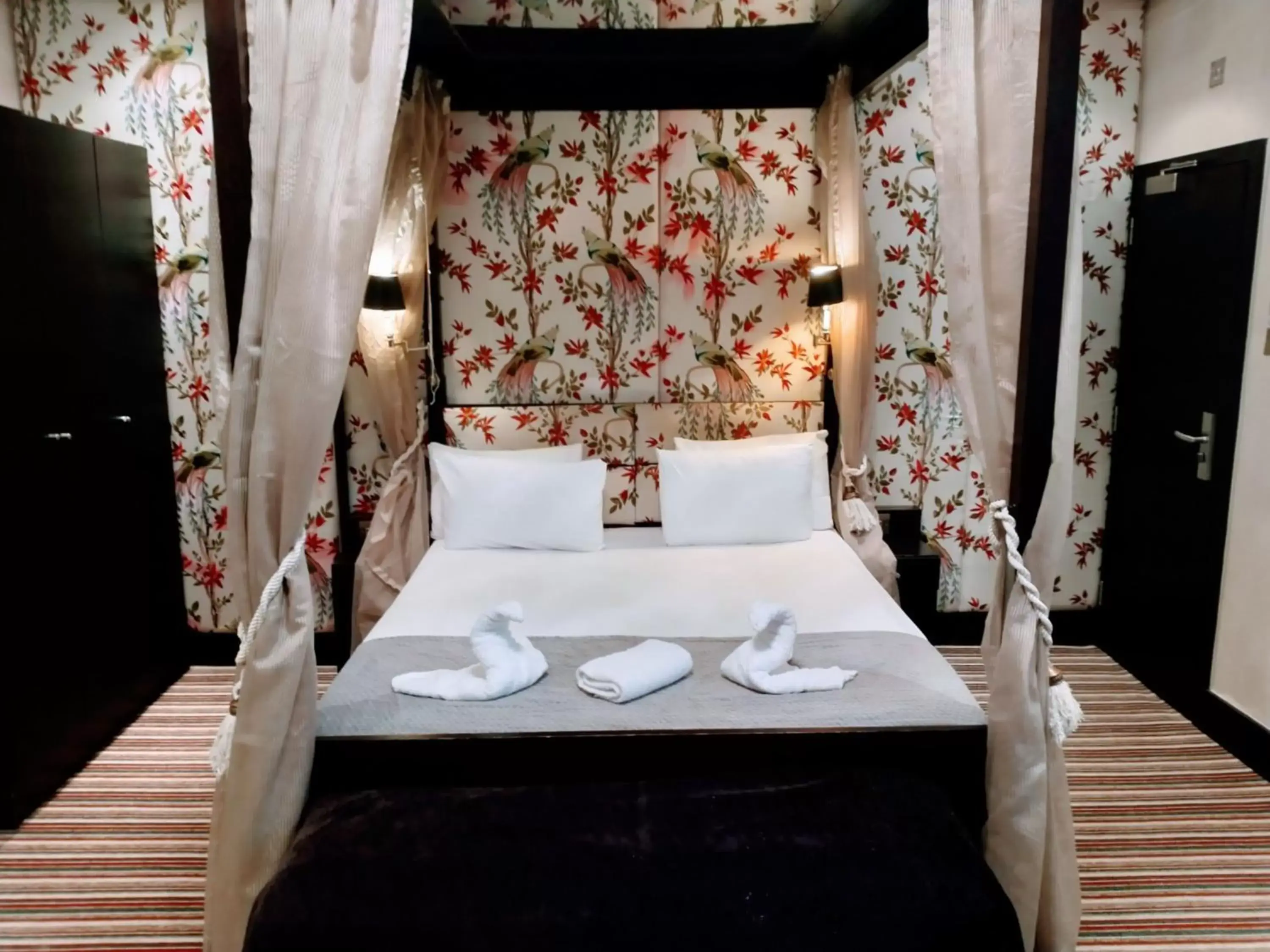 Bedroom, Bed in Hotel Edward Paddington