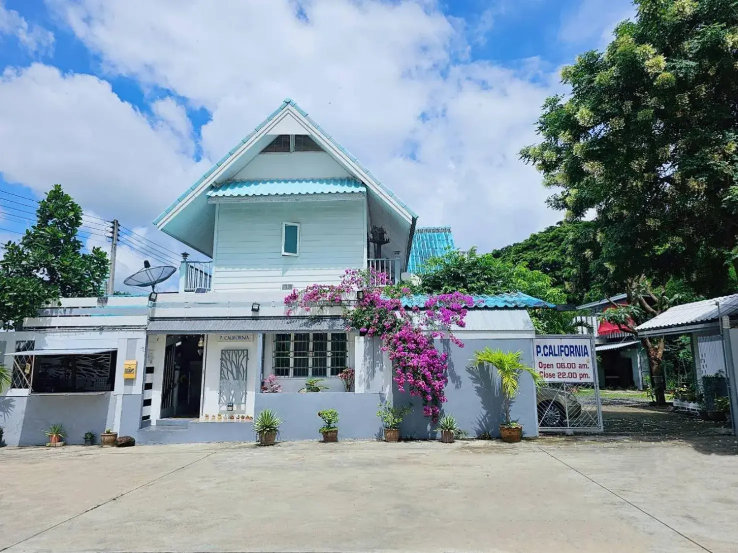 Property Building in P California Inter Hostel