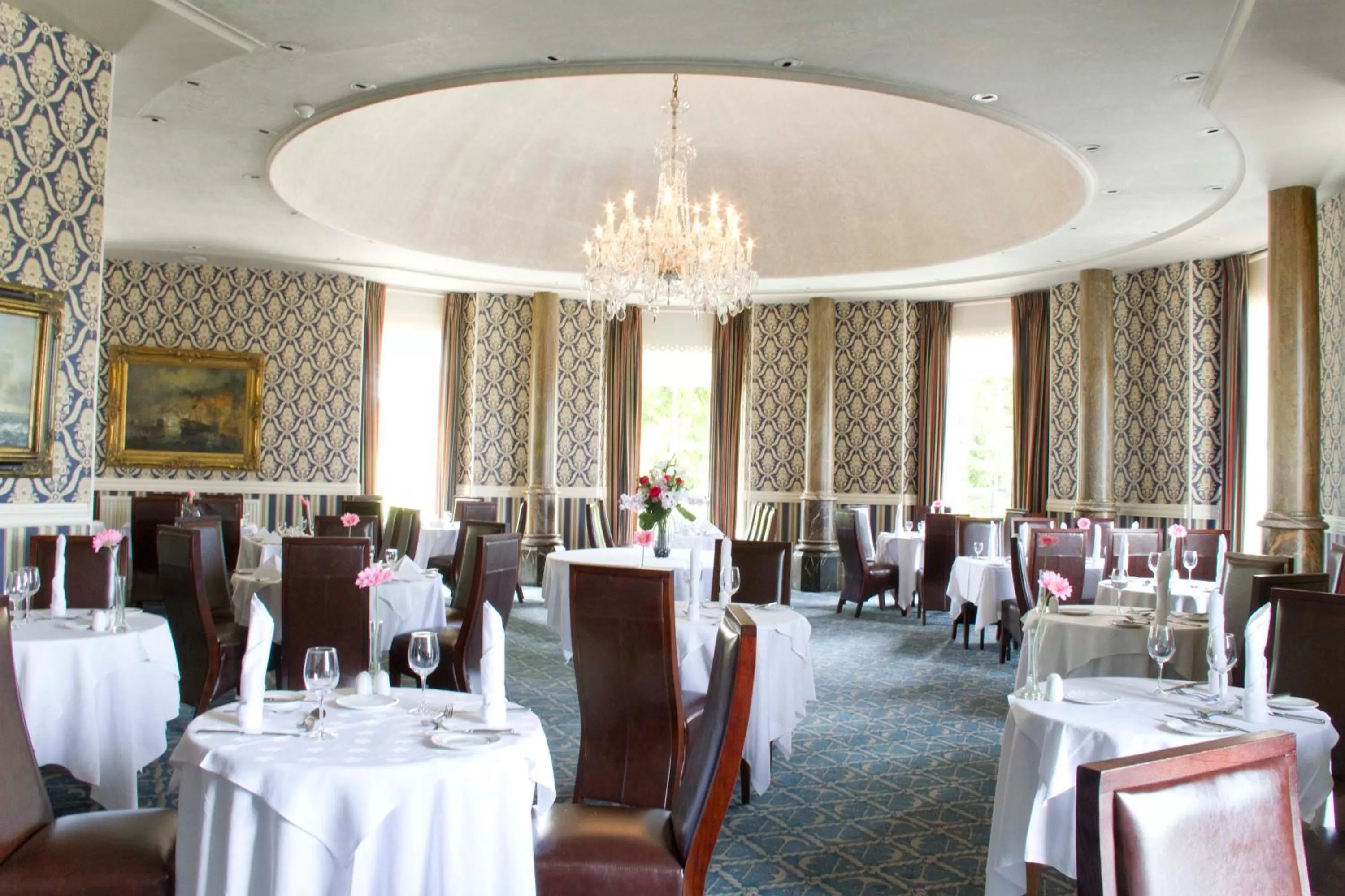 Restaurant/places to eat in Duke Of Cornwall Hotel