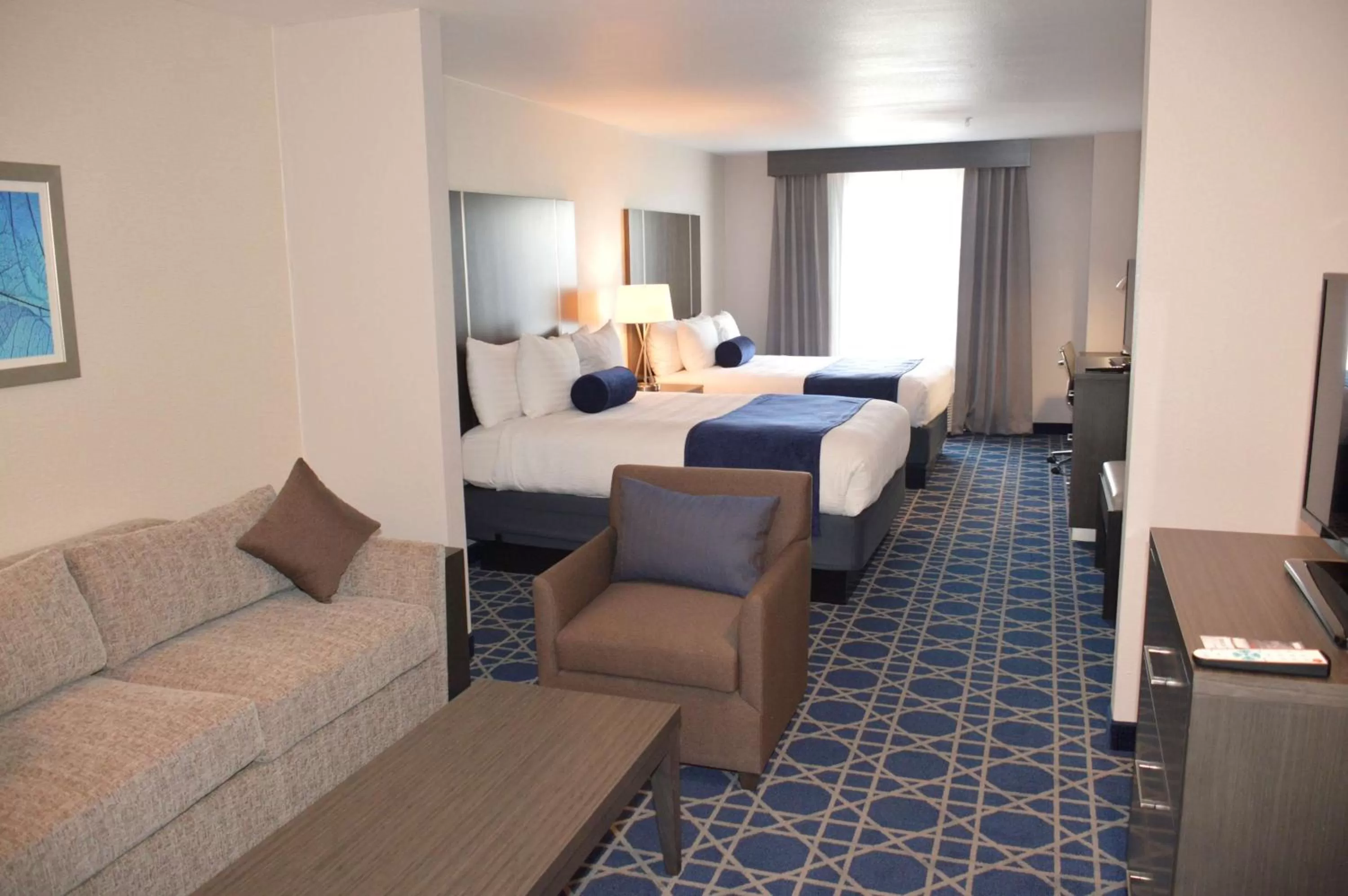 Photo of the whole room, Bed in Garner Hotel Longview South by IHG