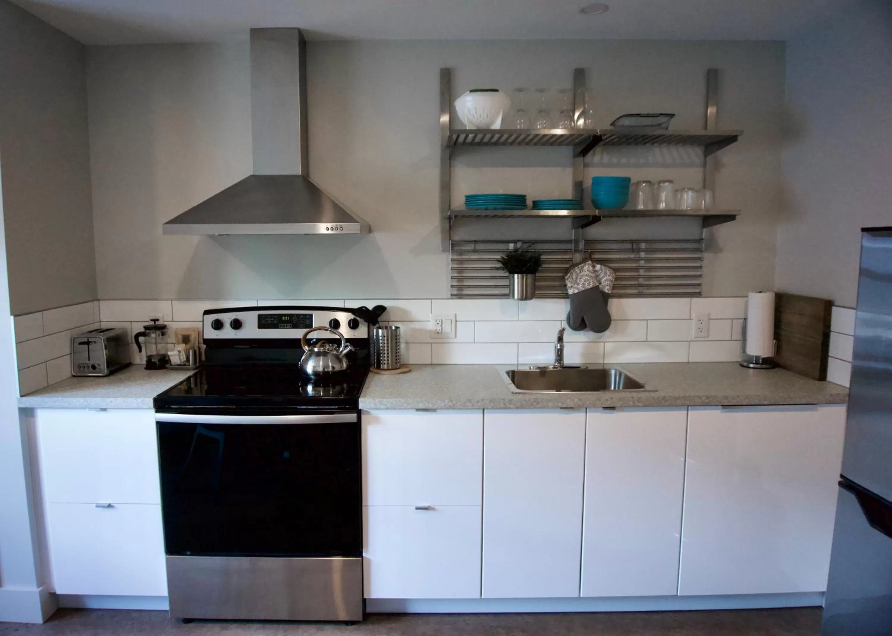 Kitchen or kitchenette in Morel Executive Suites