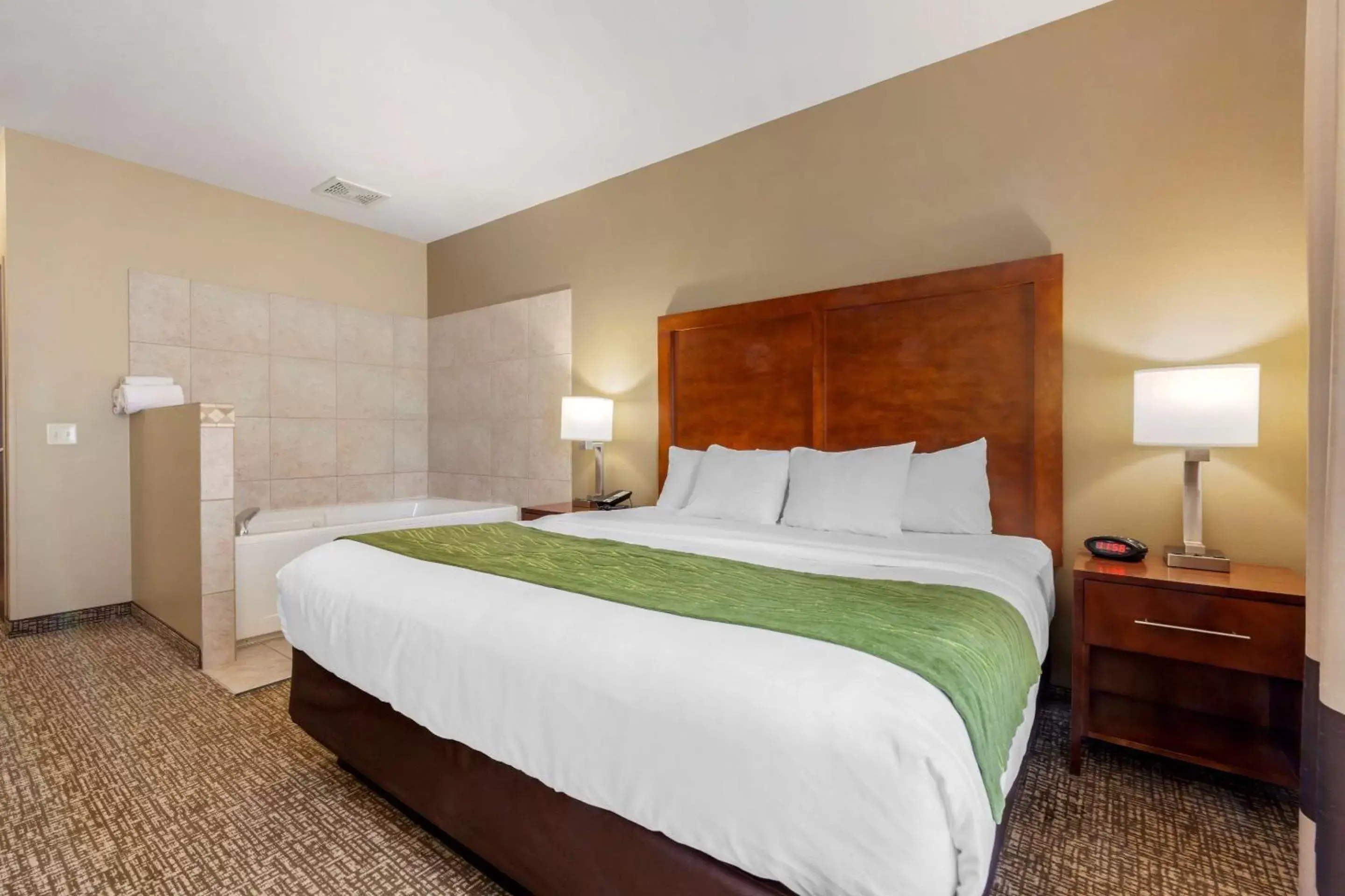 Bedroom, Bed in Comfort Inn Plover-Stevens Point