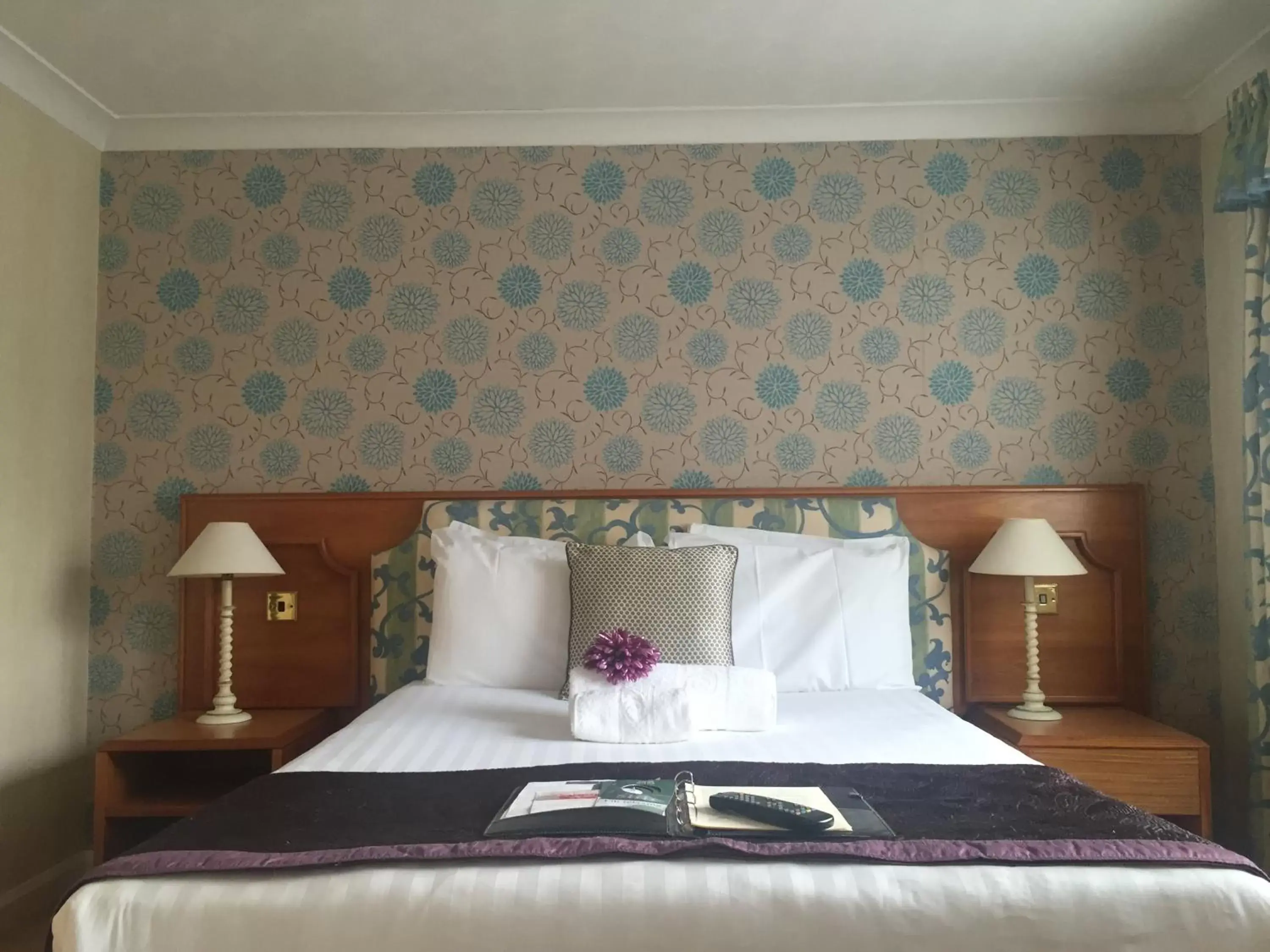 Bathroom, Bed in Brook Mollington Banastre Hotel & Spa