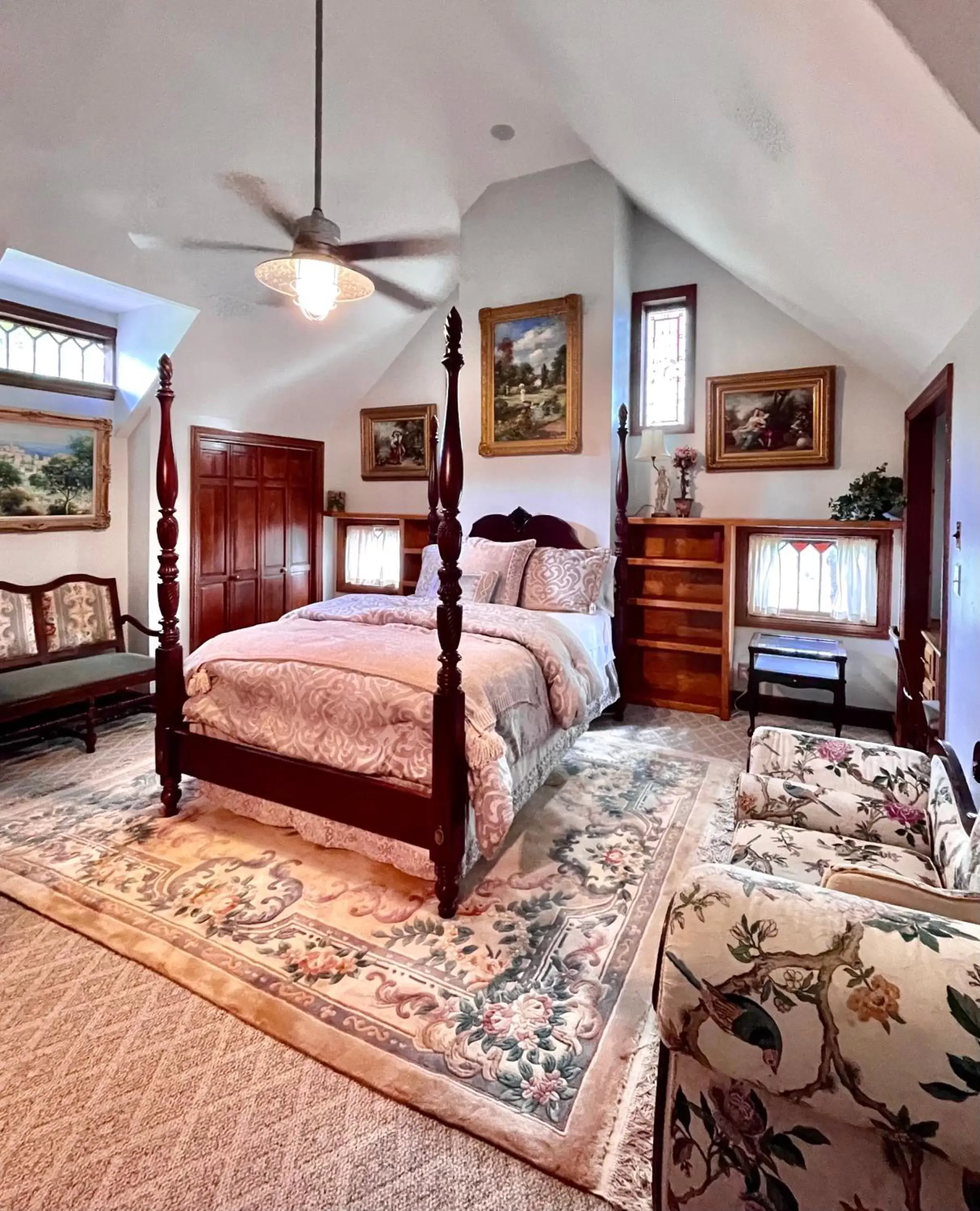Photo of the whole room in Hogan House Bed and Breakfast at Rose Hill