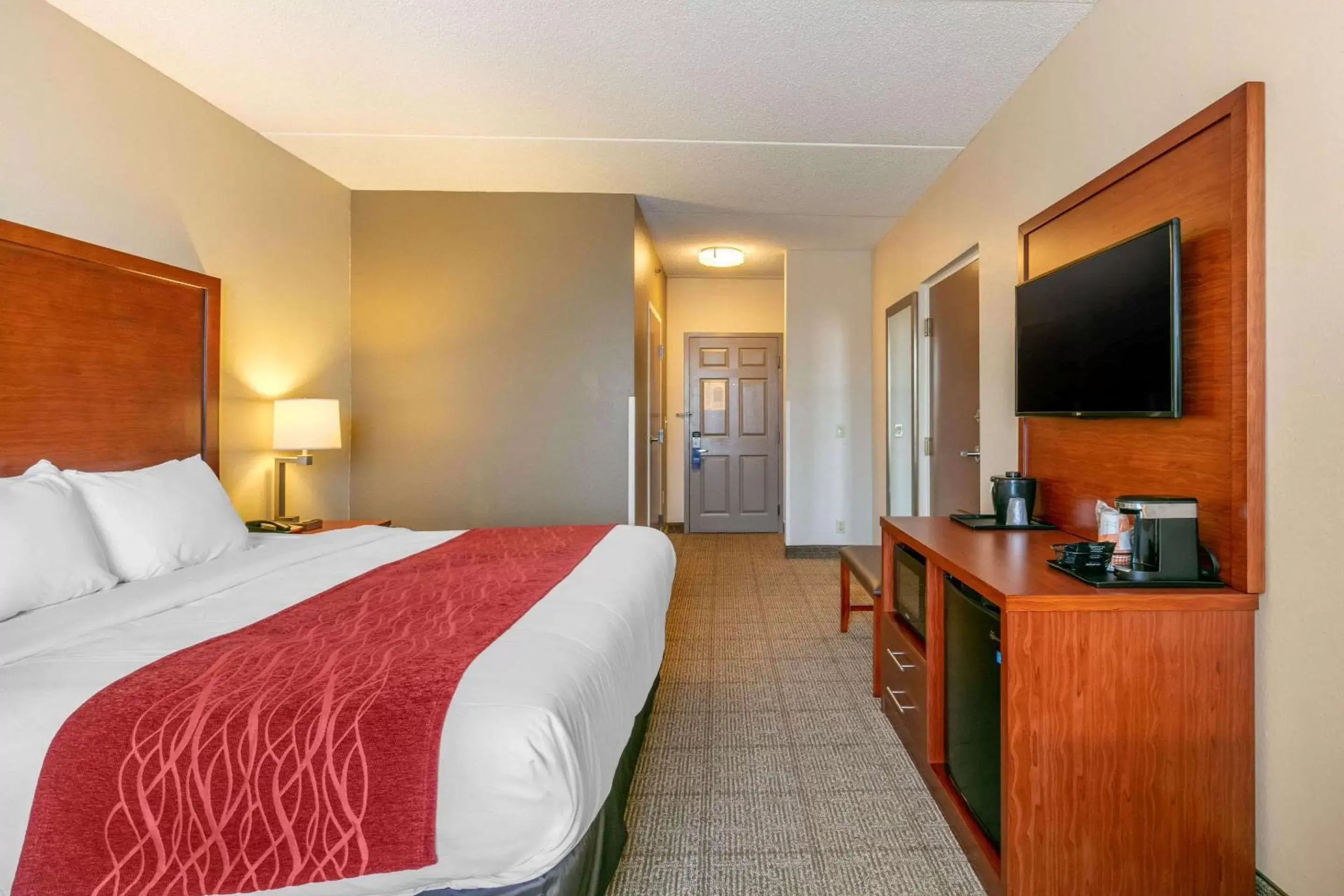 Photo of the whole room, Bed in Comfort Inn & Suites Nashville Franklin Cool Springs