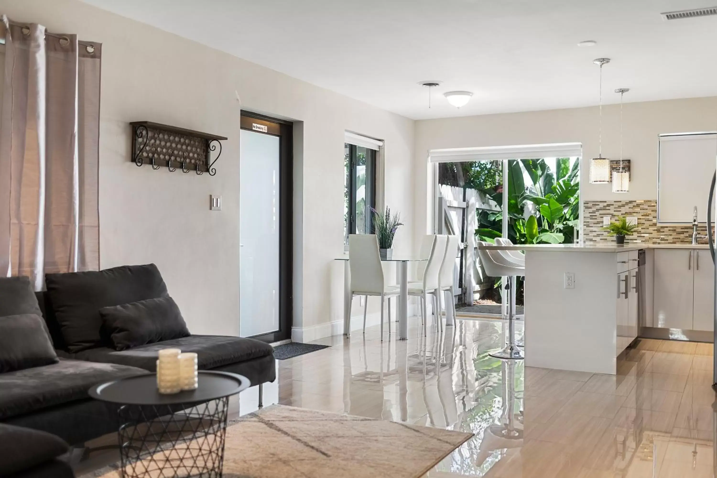 Living room, Seating Area in Alani Bay Condos