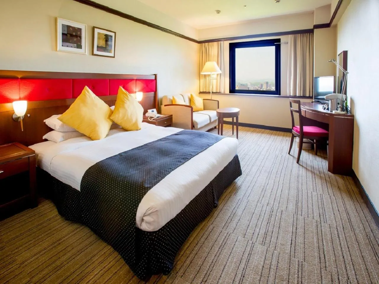 Bed in Okayama International Hotel