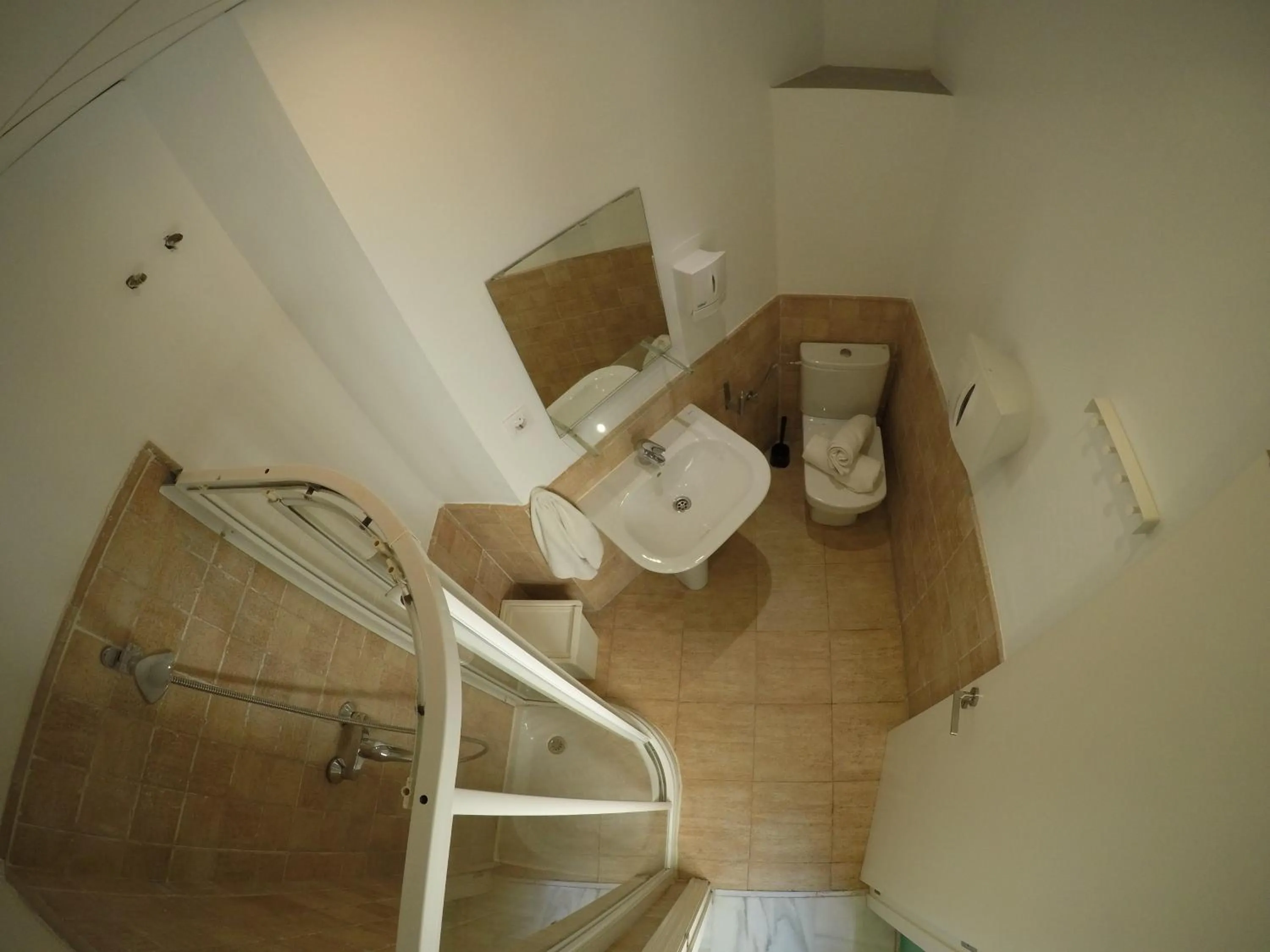 Bathroom in Oasis Backpackers' Hostel Palace Sevilla