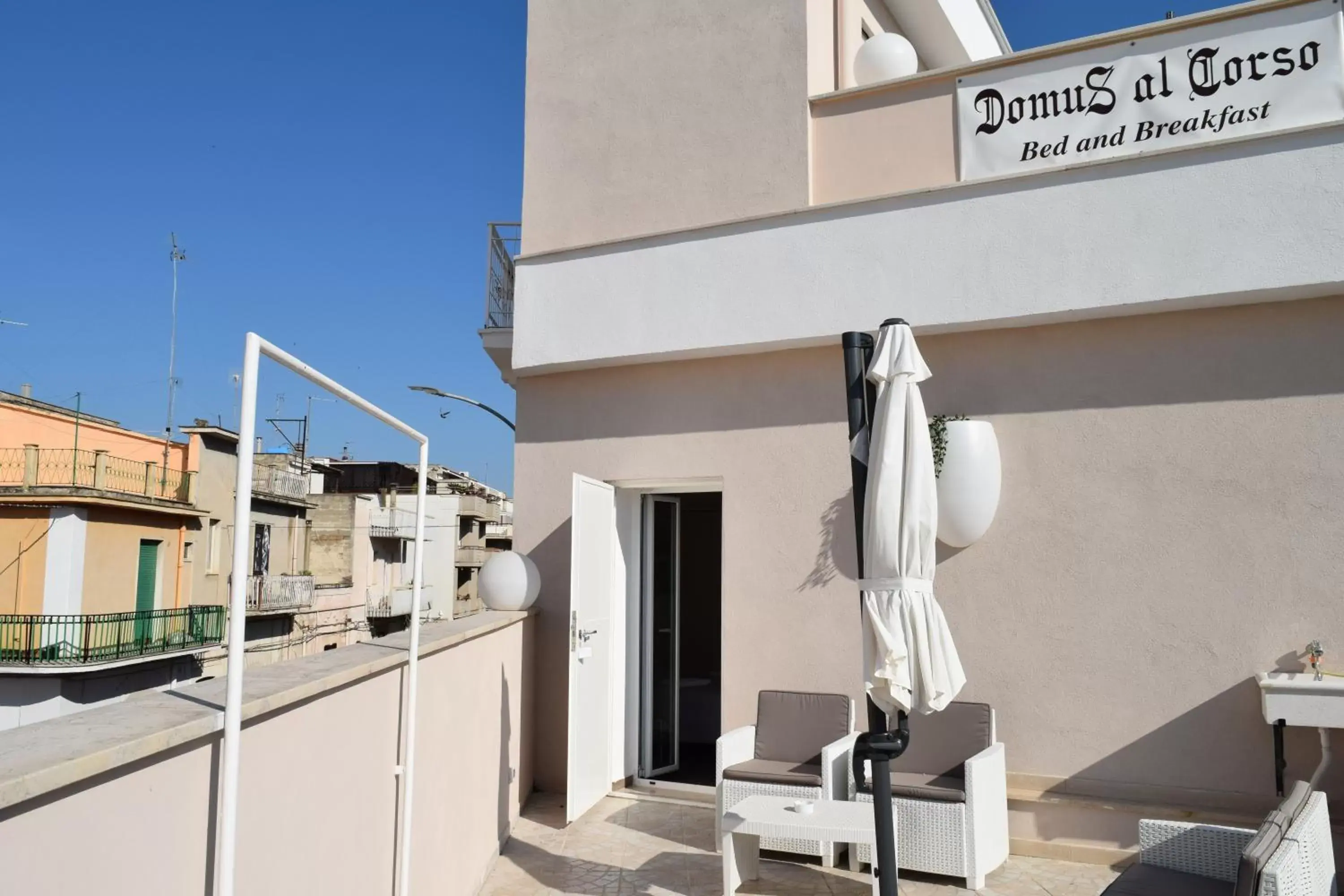 Balcony/Terrace in DomuS al Corso B&B