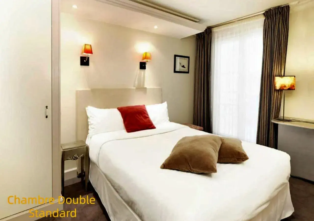 Bedroom, Bed in Hôtel Gaillon Opera