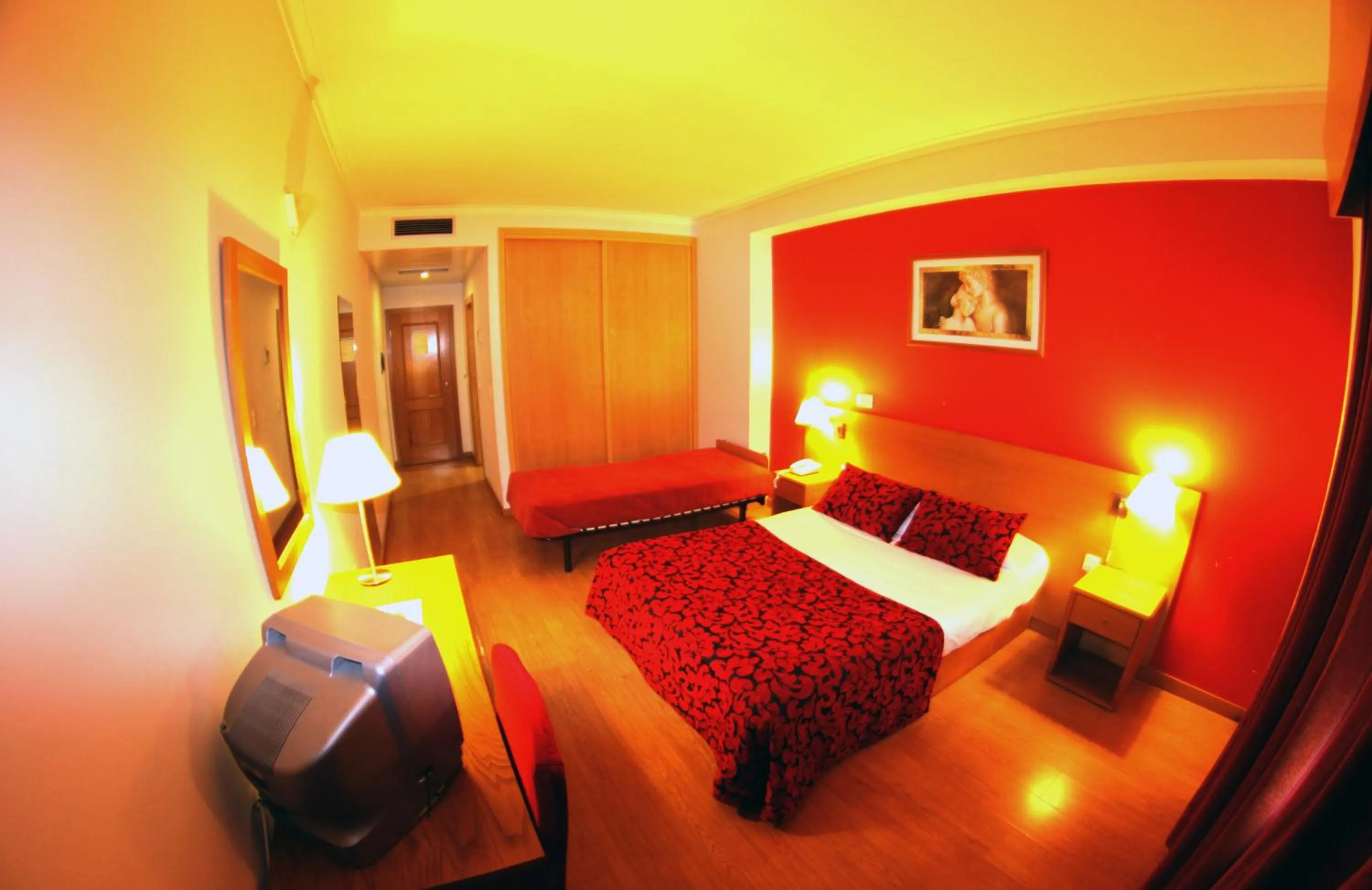 Bedroom, Bed in Hotel Durao