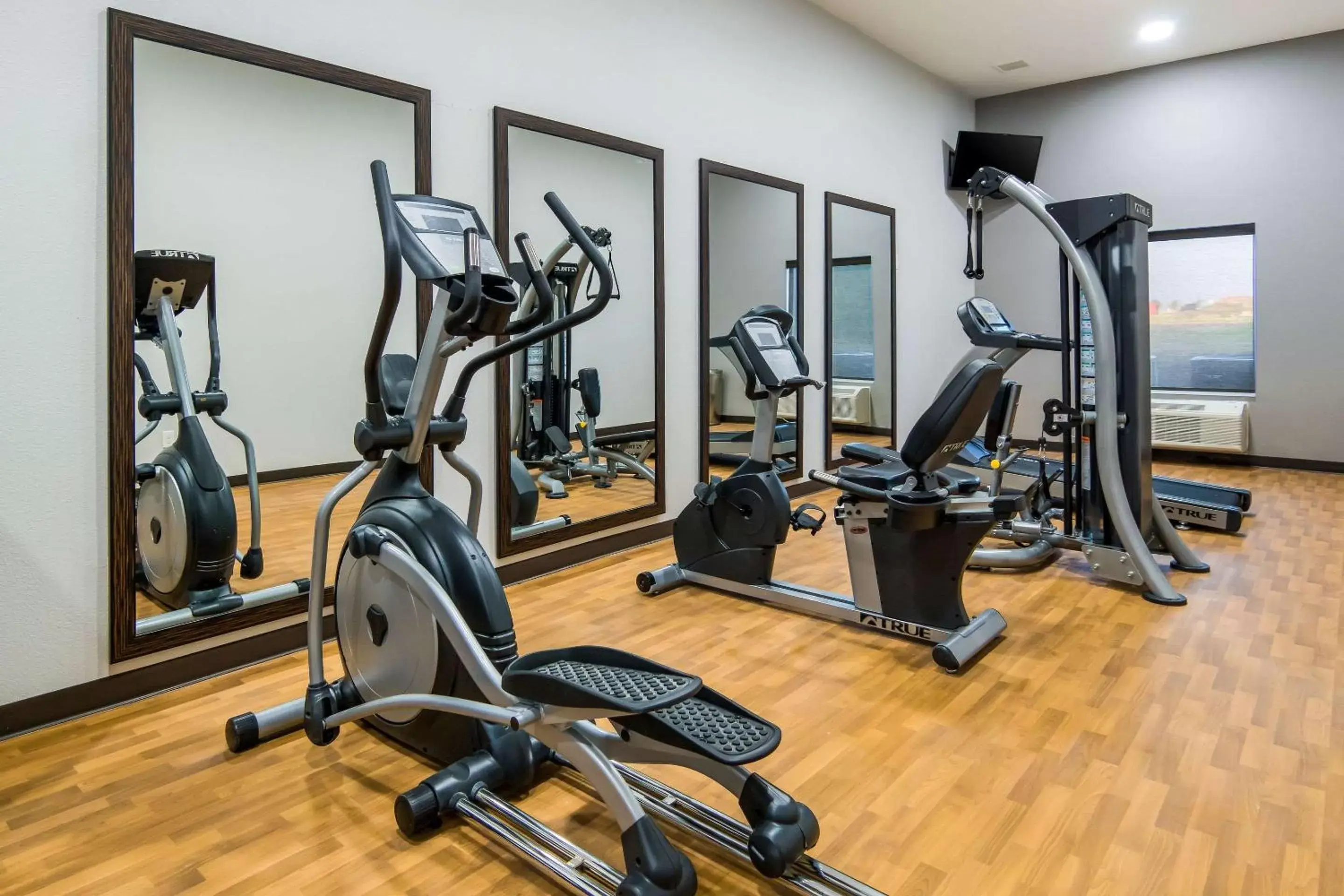 Fitness centre/facilities, Fitness Center/Facilities in Comfort Suites DeSoto Dallas South