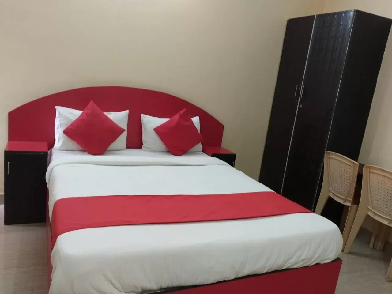 Bedroom, Bed in STAYMAKER Srinivasa Residency