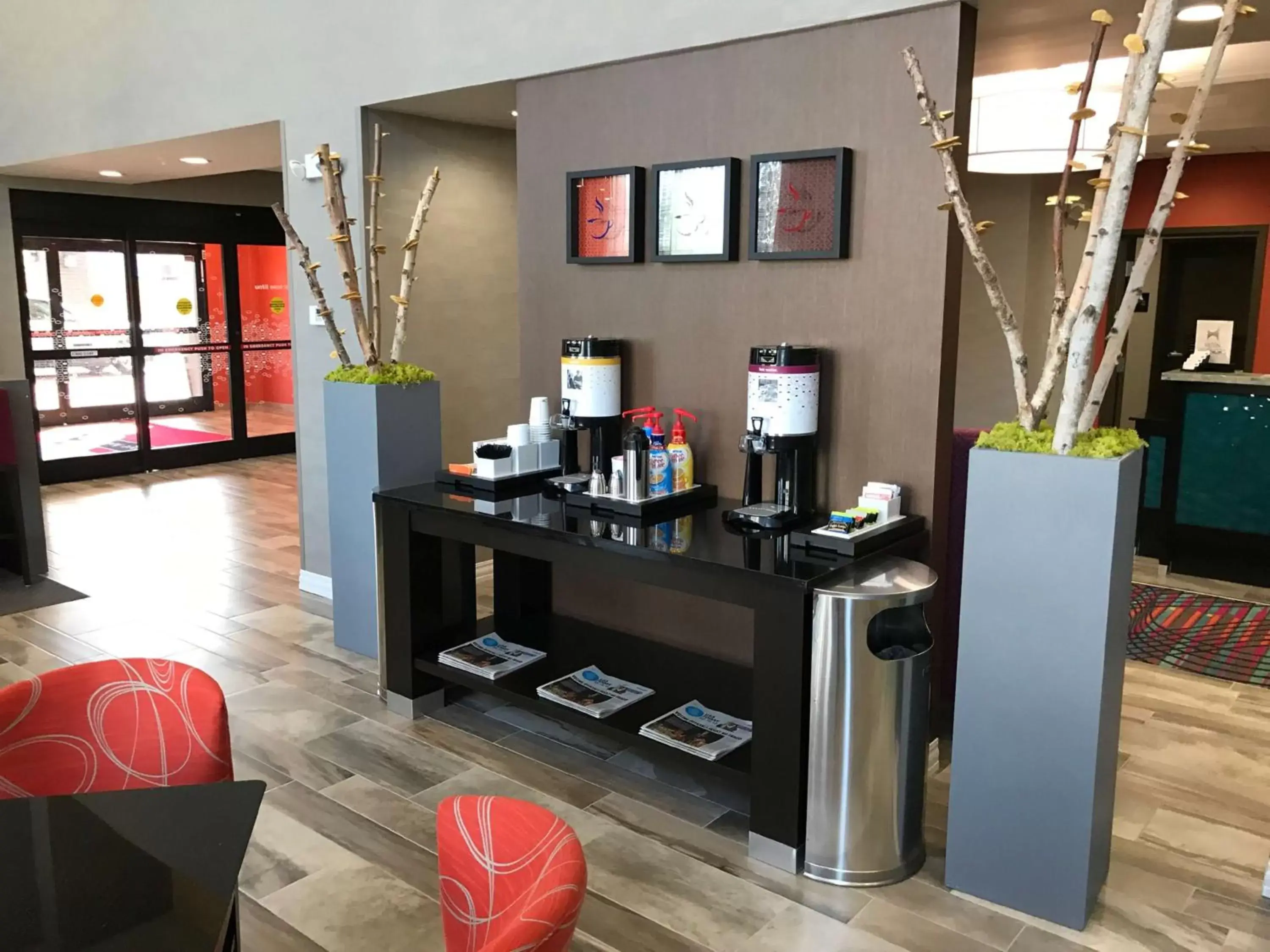 Dining area in Hampton Inn & Suites-Moore