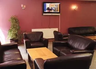 Lounge or bar, Seating Area in Parkside International Hotel