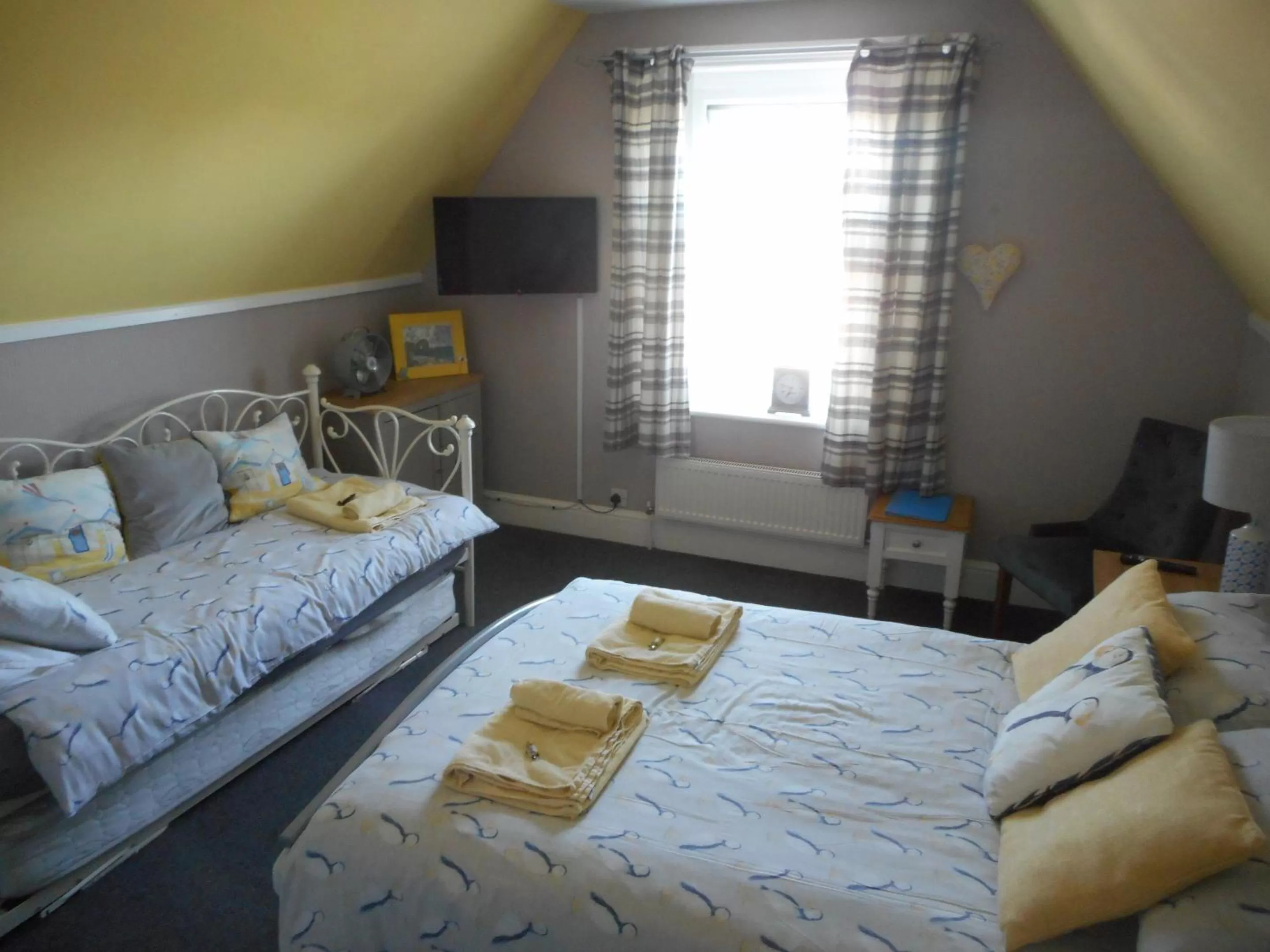 Classic Triple Room in The George B & B