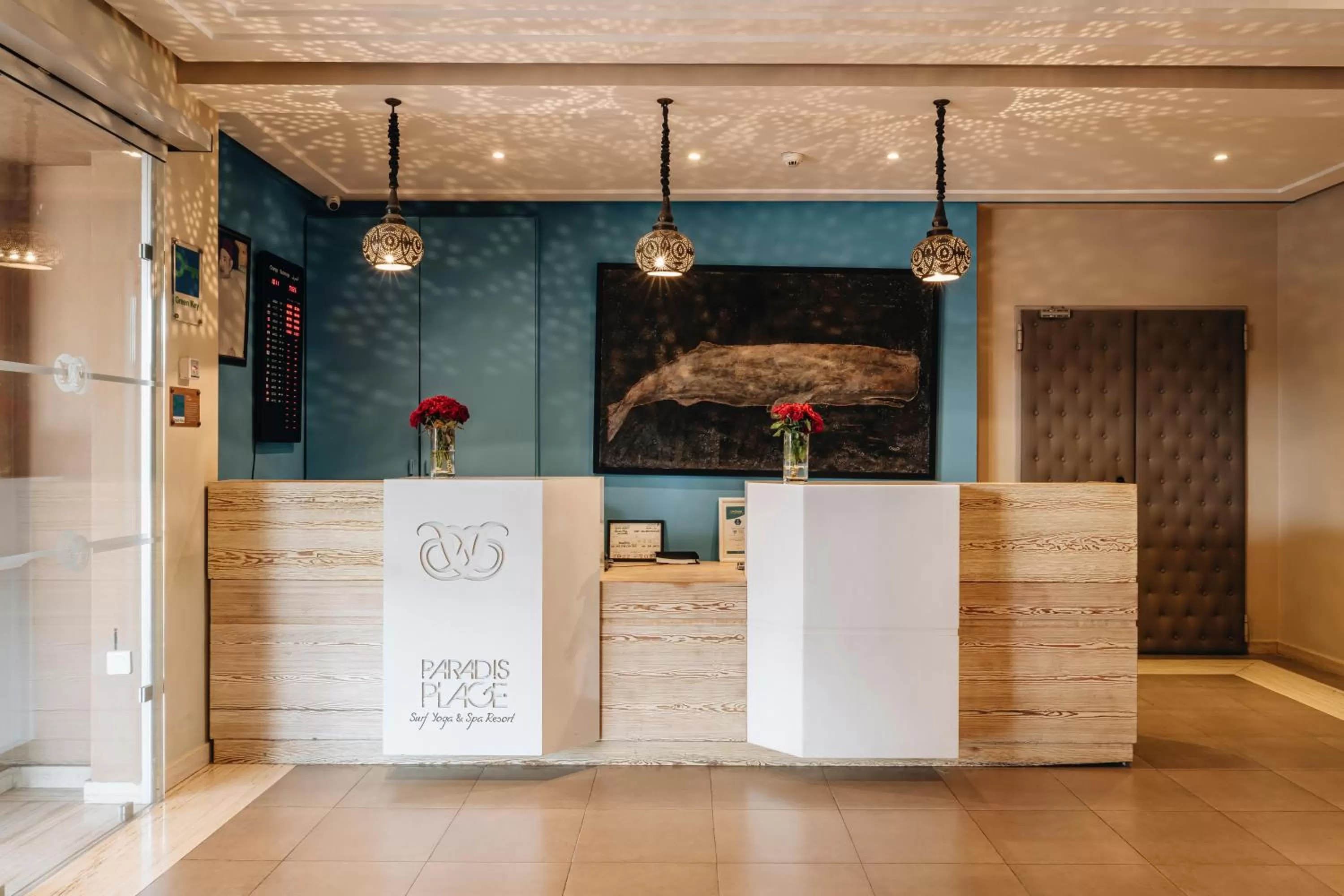 Lobby or reception in Paradis Plage Surf Yoga & Spa
