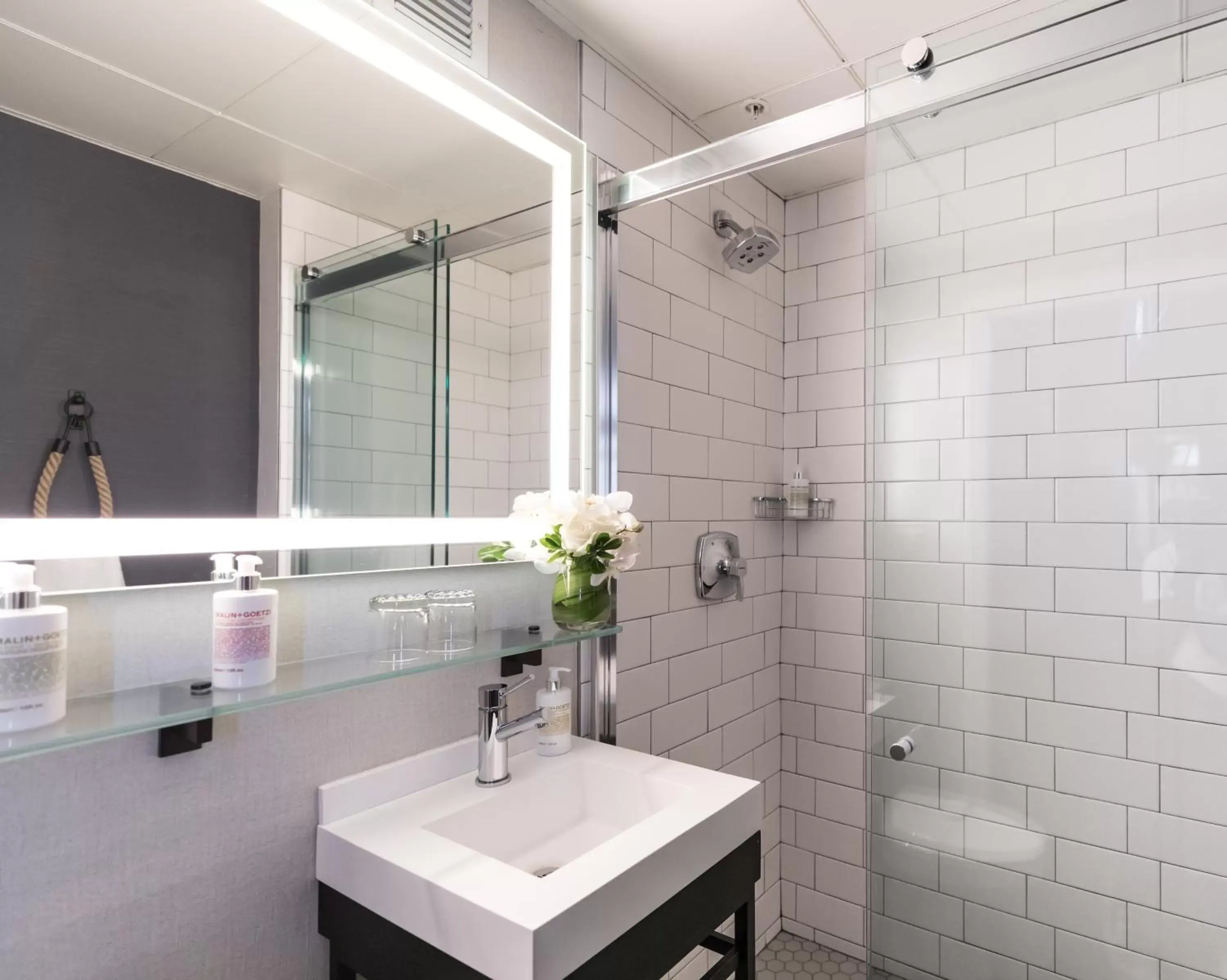 Shower, Bathroom in Harbor Court Hotel