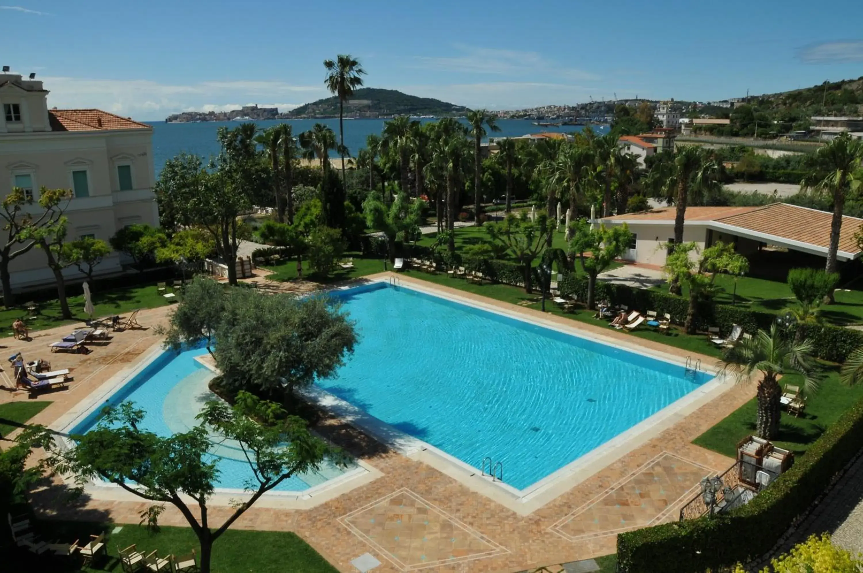 City view, Pool View in Villa Irlanda Grand Hotel