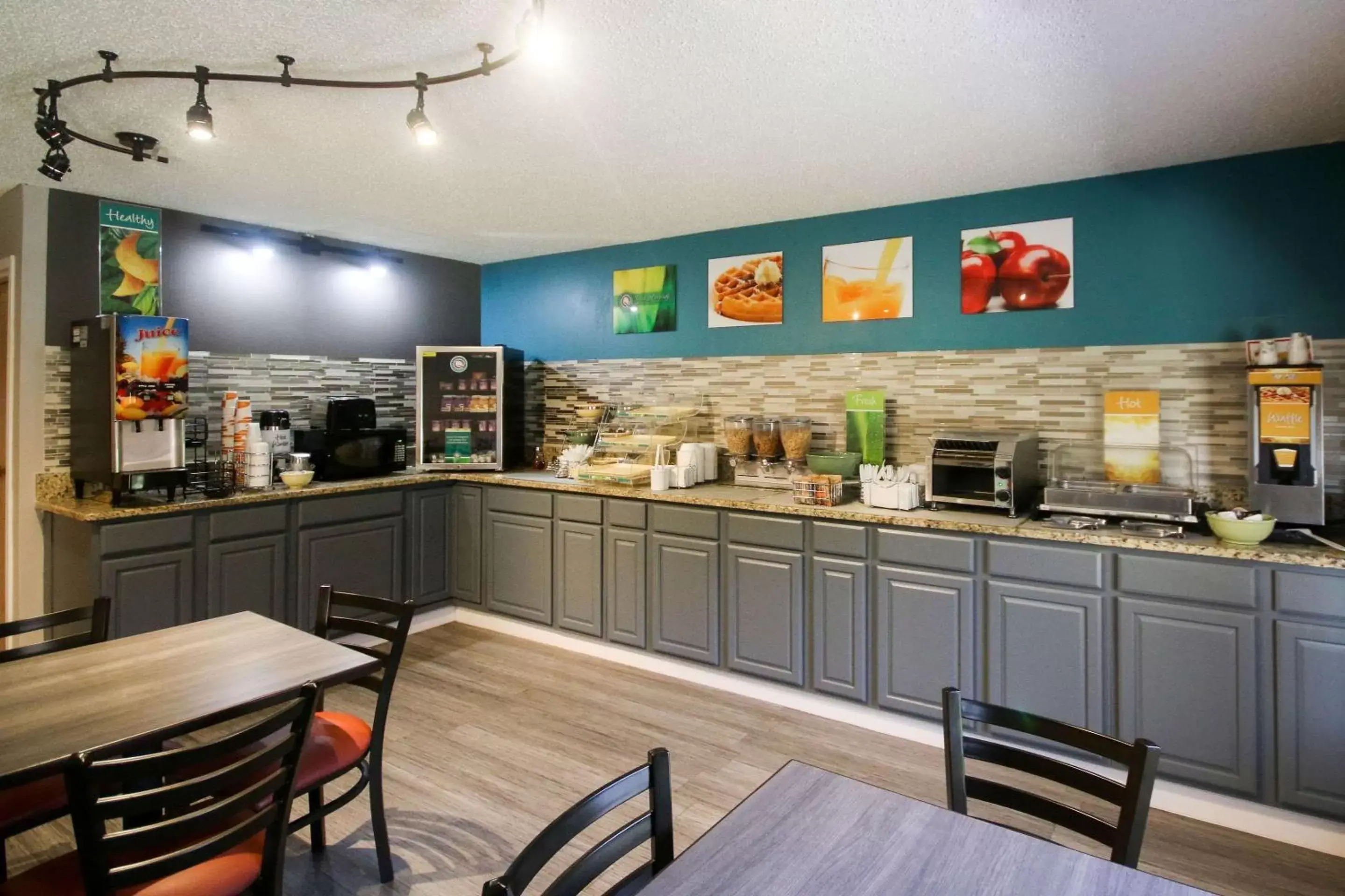 Restaurant/places to eat in Quality Inn Clinton - Laurens I-26 Restaurant/places to eat in Quality Inn Clinton - Laurens I-26