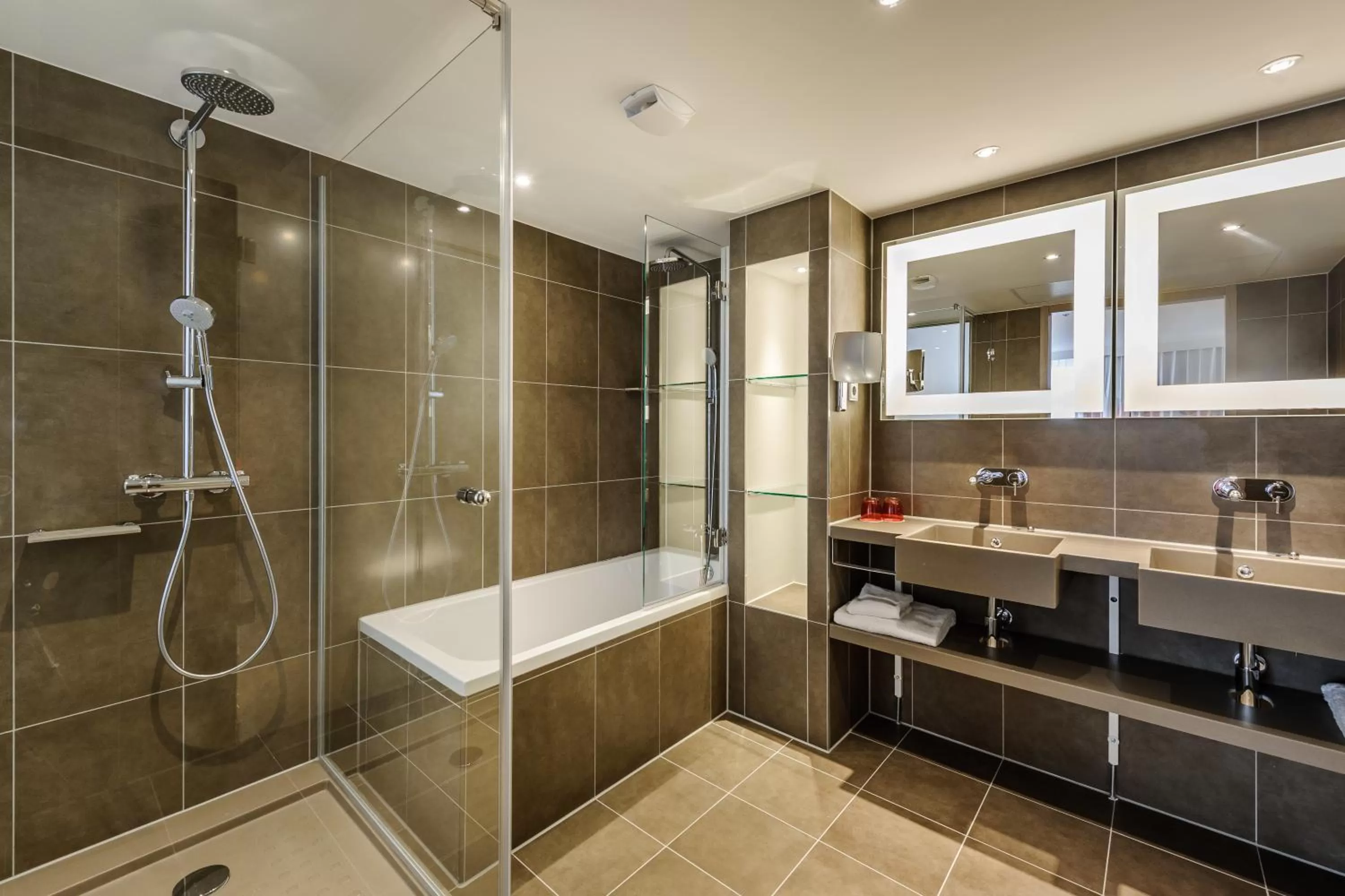 Bathroom in Novotel München City Arnulfpark