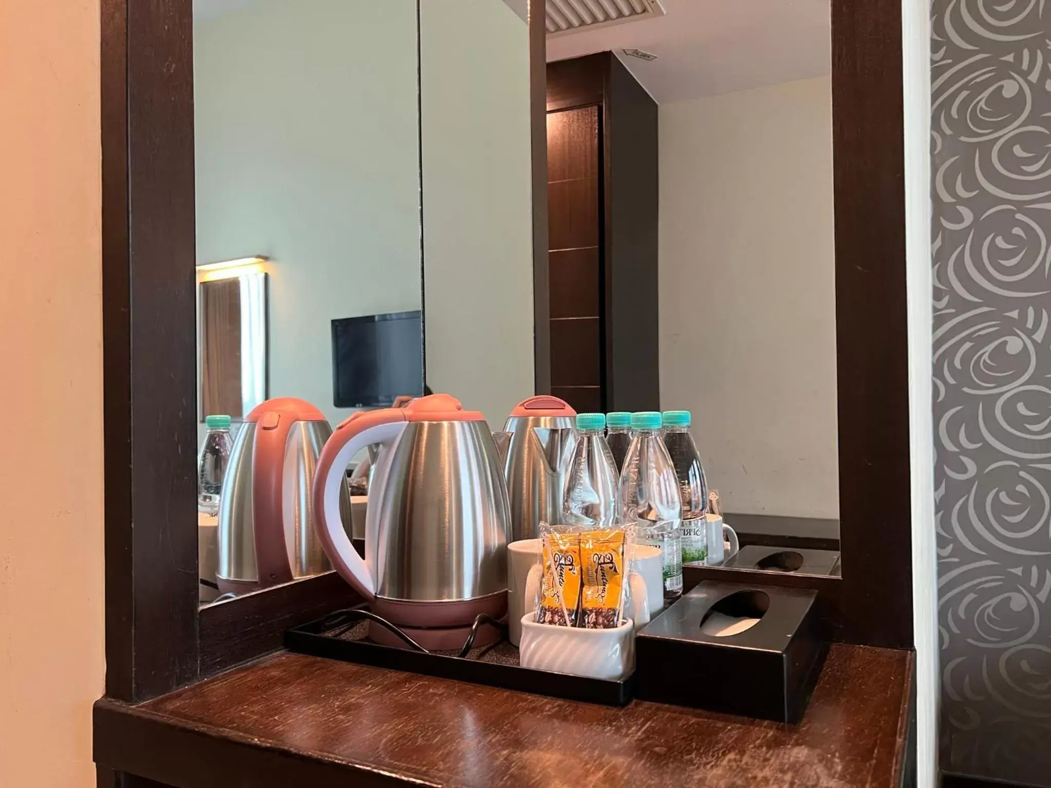 Coffee/tea facilities in SSL Traders Hotel