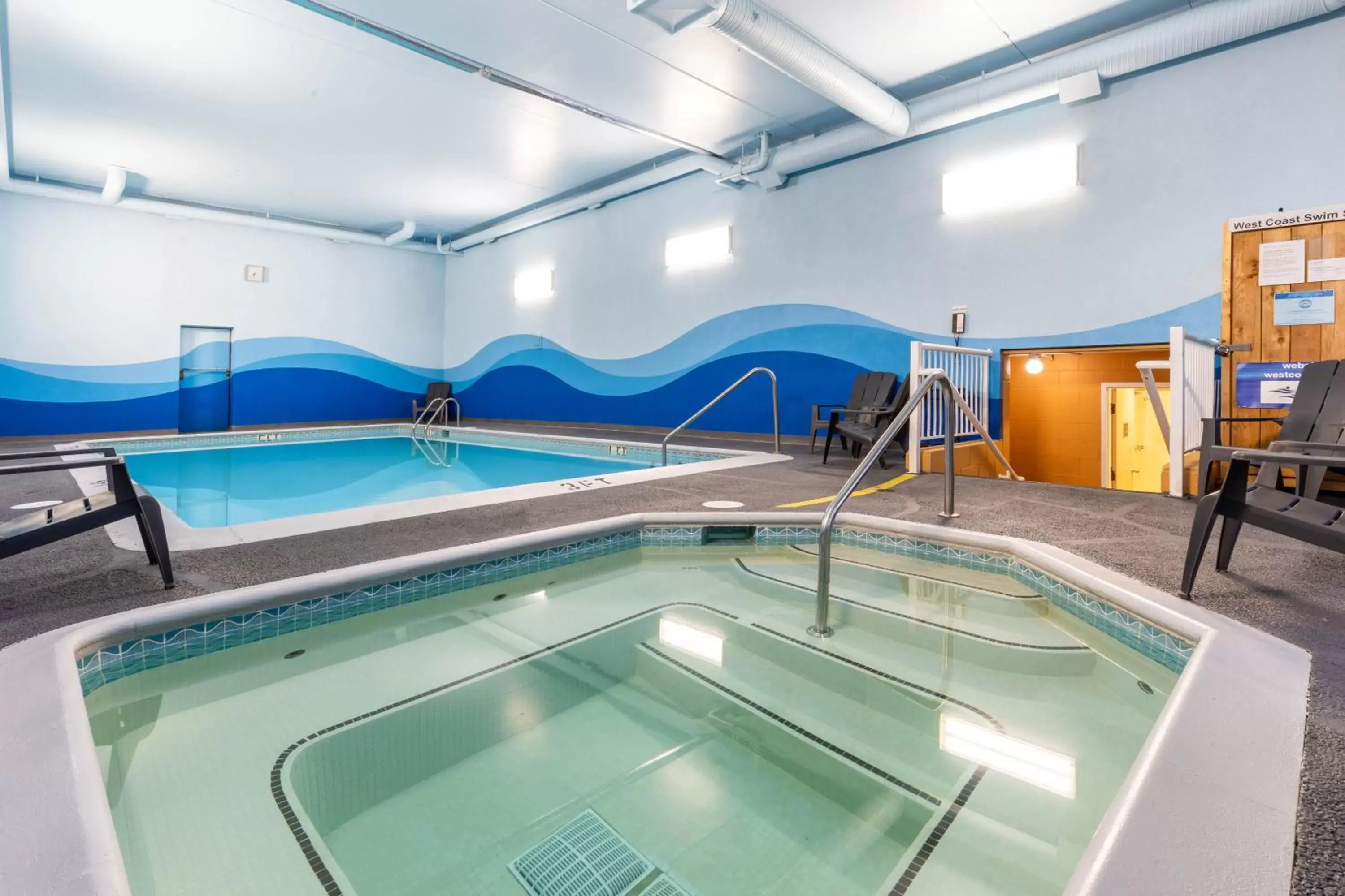 Swimming pool in Ramada by Wyndham Coquitlam Swimming pool in Ramada by Wyndham Coquitlam